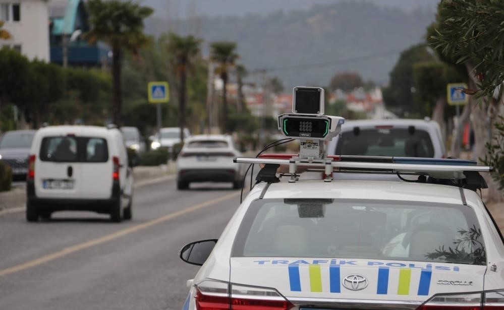 Düzce’de hızlı sürücüler radara yakalandı