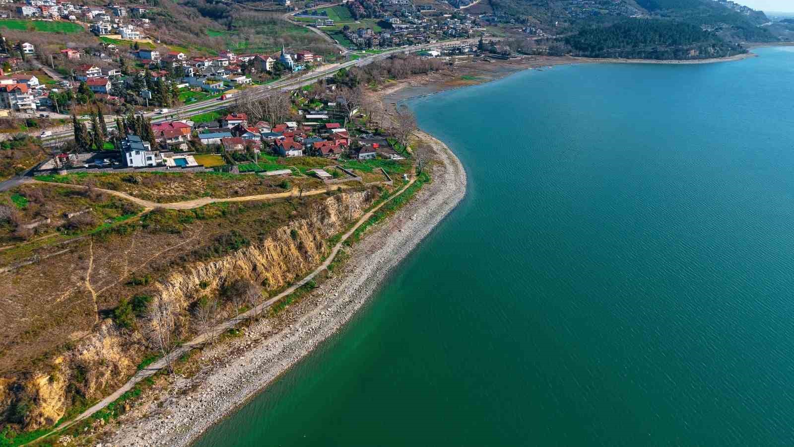Sapanca Gölü’nde kaçak yapı yıkım çalışmalarının ikinci etabına başlandı