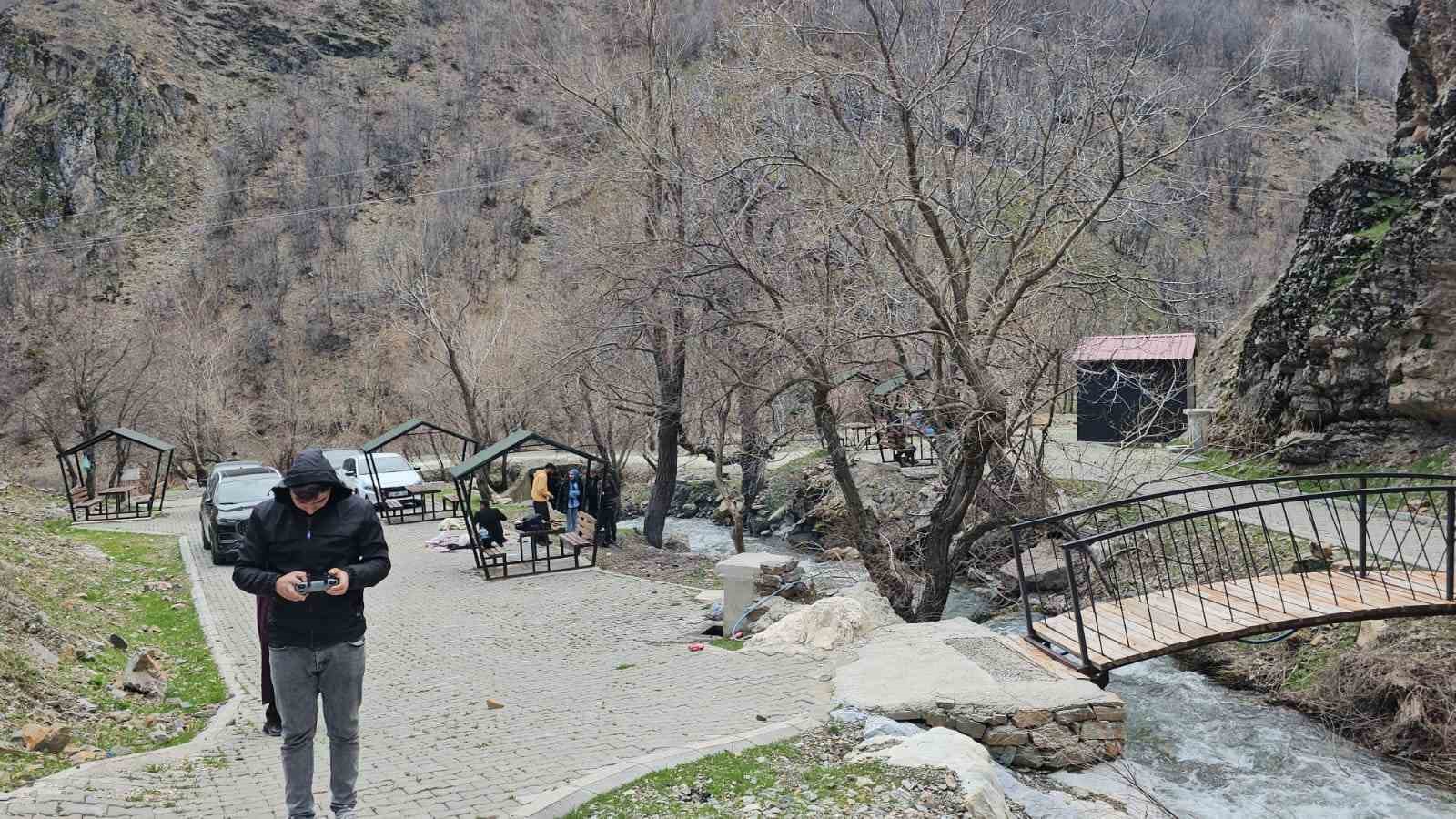 Gümüşkanat Şelalesi’ne yoğun ilgi