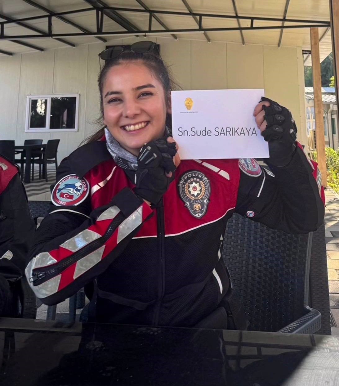 G&uuml;venlik kameralı polis mezarından hırsızlık, anneyi g&ouml;zyaşlarına boğdu
