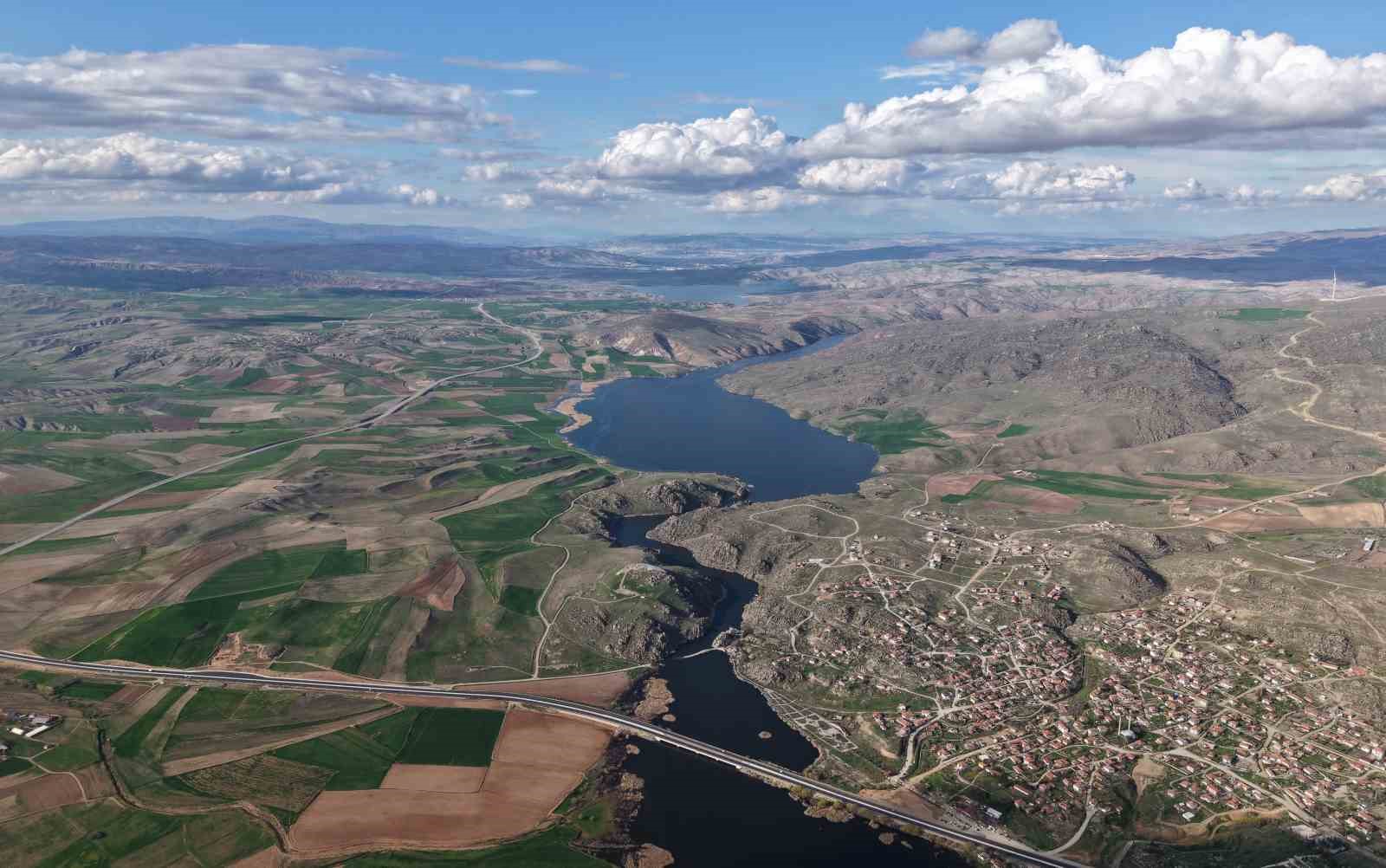 Baraj doldu, tarım arazileri suya doydu: Çiftçi verimli sezon bekliyor