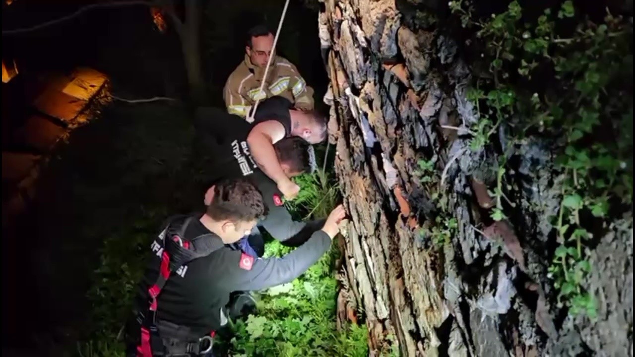 Tophane surlarında korku dolu anlar, 4 saat ikna edilmeye &ccedil;alışıldı, d&uuml;şt&uuml; yaralandı
