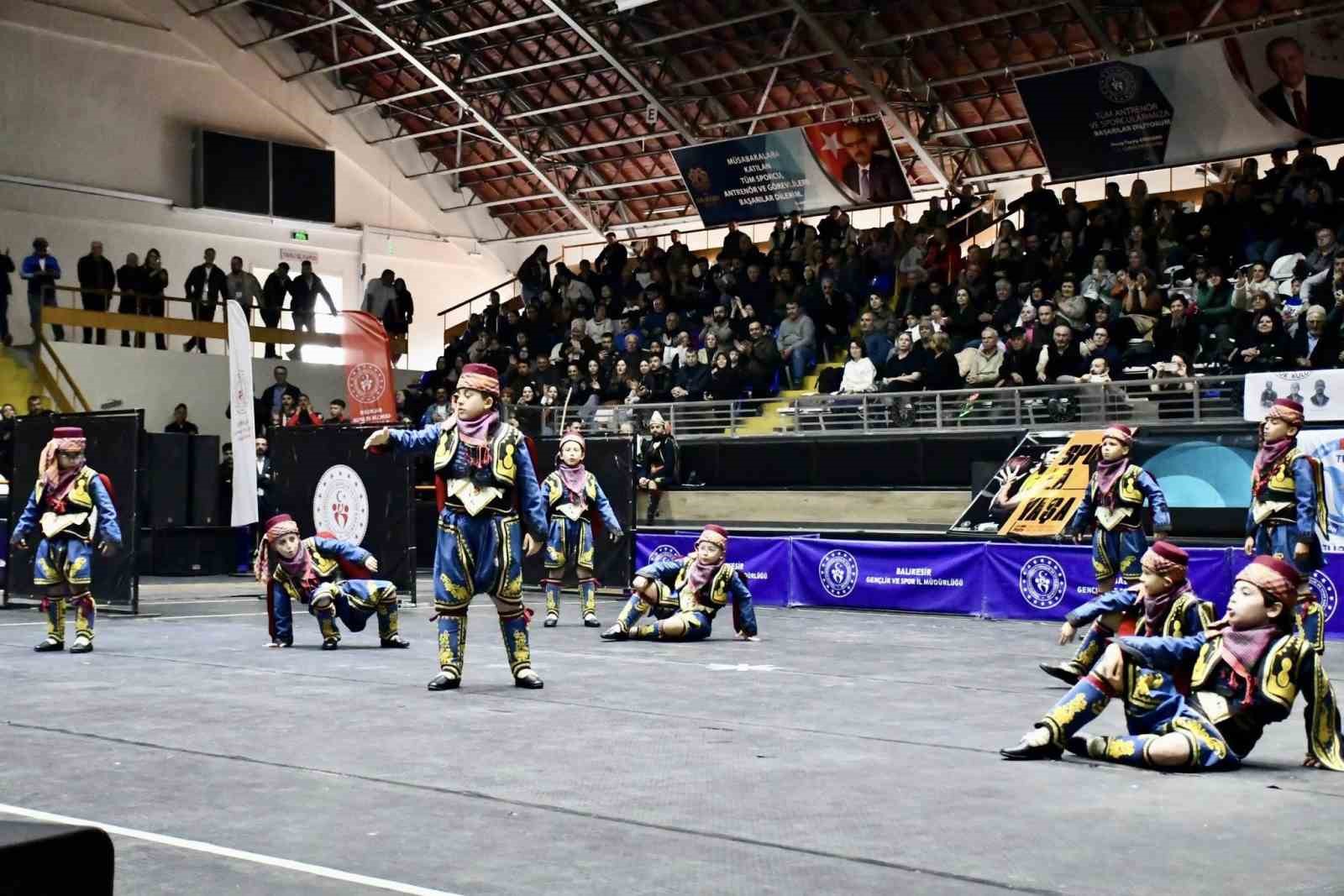 Balıkesir&rsquo;de Halk Oyunları İl Birinciliği yapıldı
