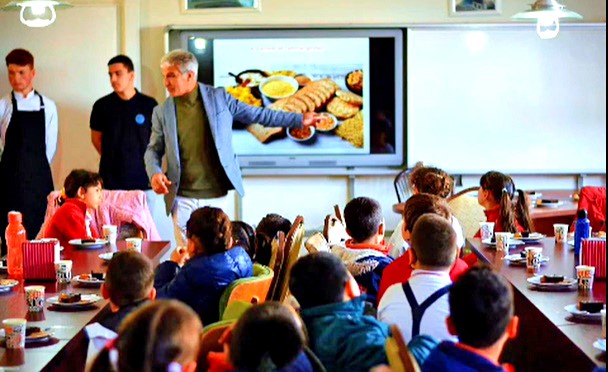 &Ccedil;eşmeli &ouml;ğrenciler sağlıklı beslenmeyi yerinde &ouml;ğrendi
