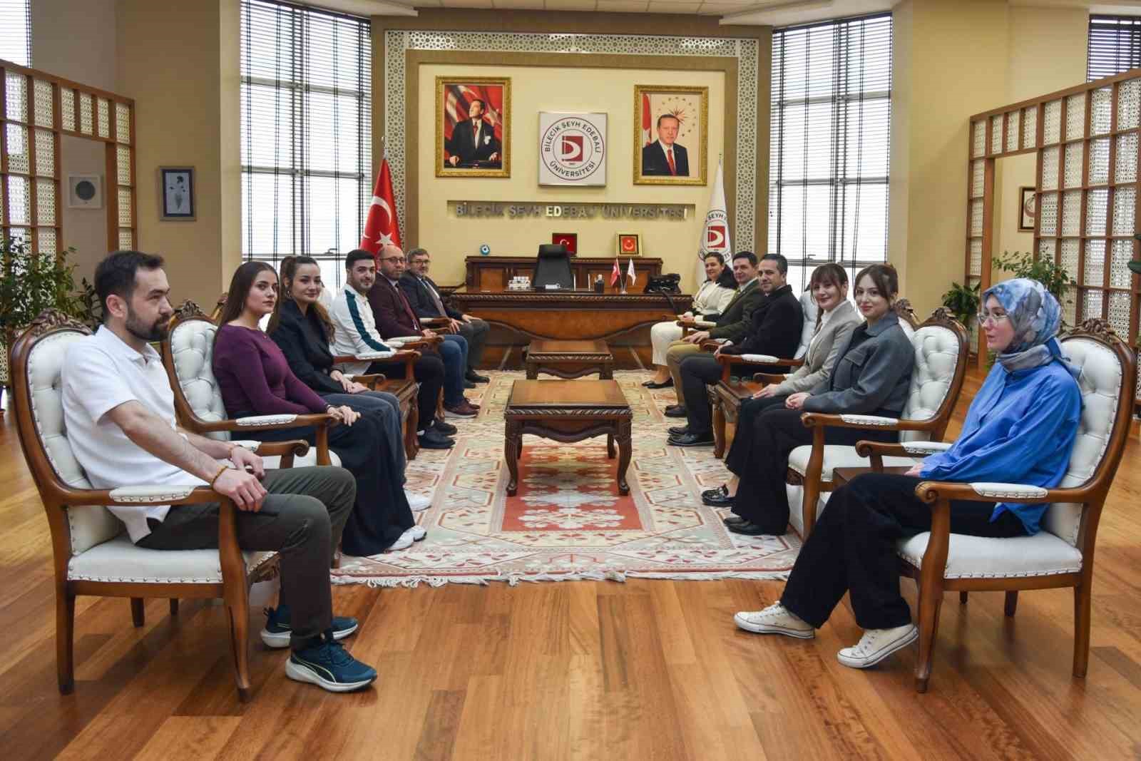 BŞE&Uuml;&rsquo;de 62. K&uuml;t&uuml;phane Haftası t&ouml;reninde &ouml;d&uuml;ller sahiplerini buldu
