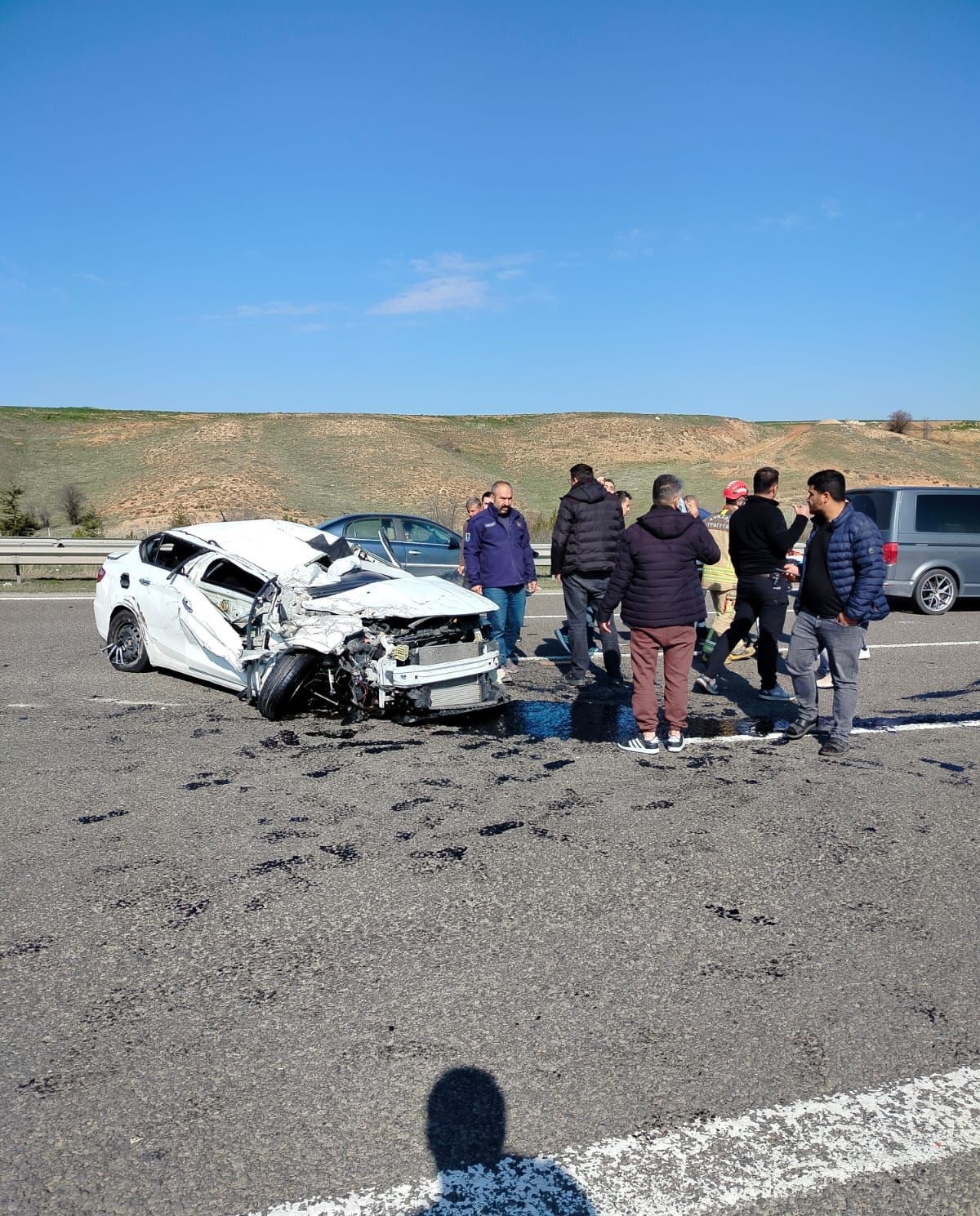 Ankara&rsquo;da tıra &ccedil;arpan otomobil taklalar atarak durabildi: 1 ağır yaralı
