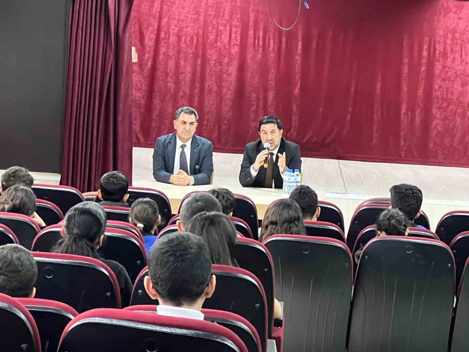 KATSO Başkanı Kadir Bozan, Kariyer G&uuml;nlerinde &ouml;ğrencilerle buluştu
