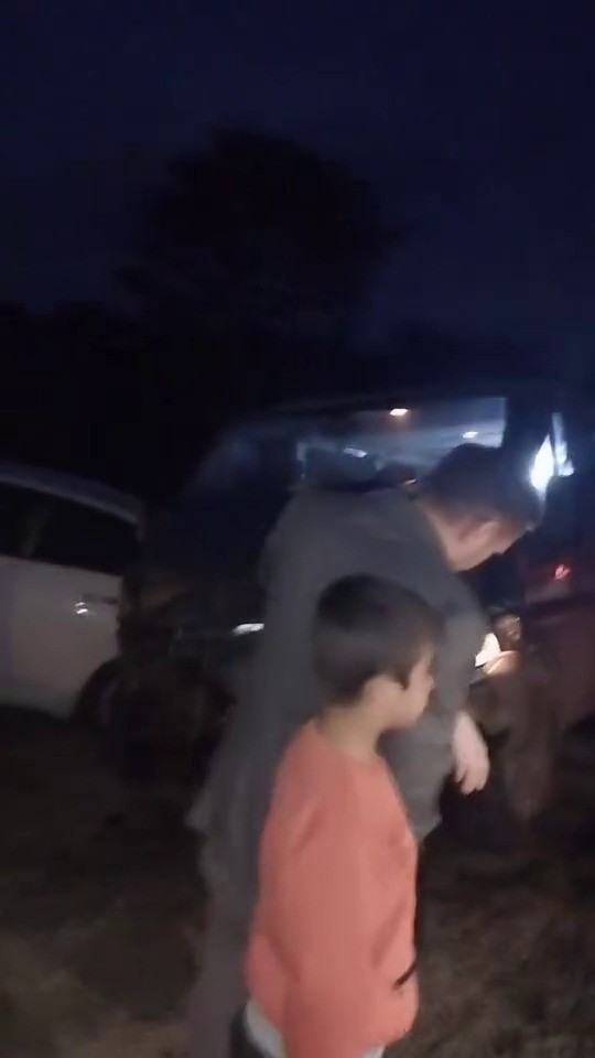 Bursa’da yamaçtan kopan kayalar, araçların üzerine yağdı