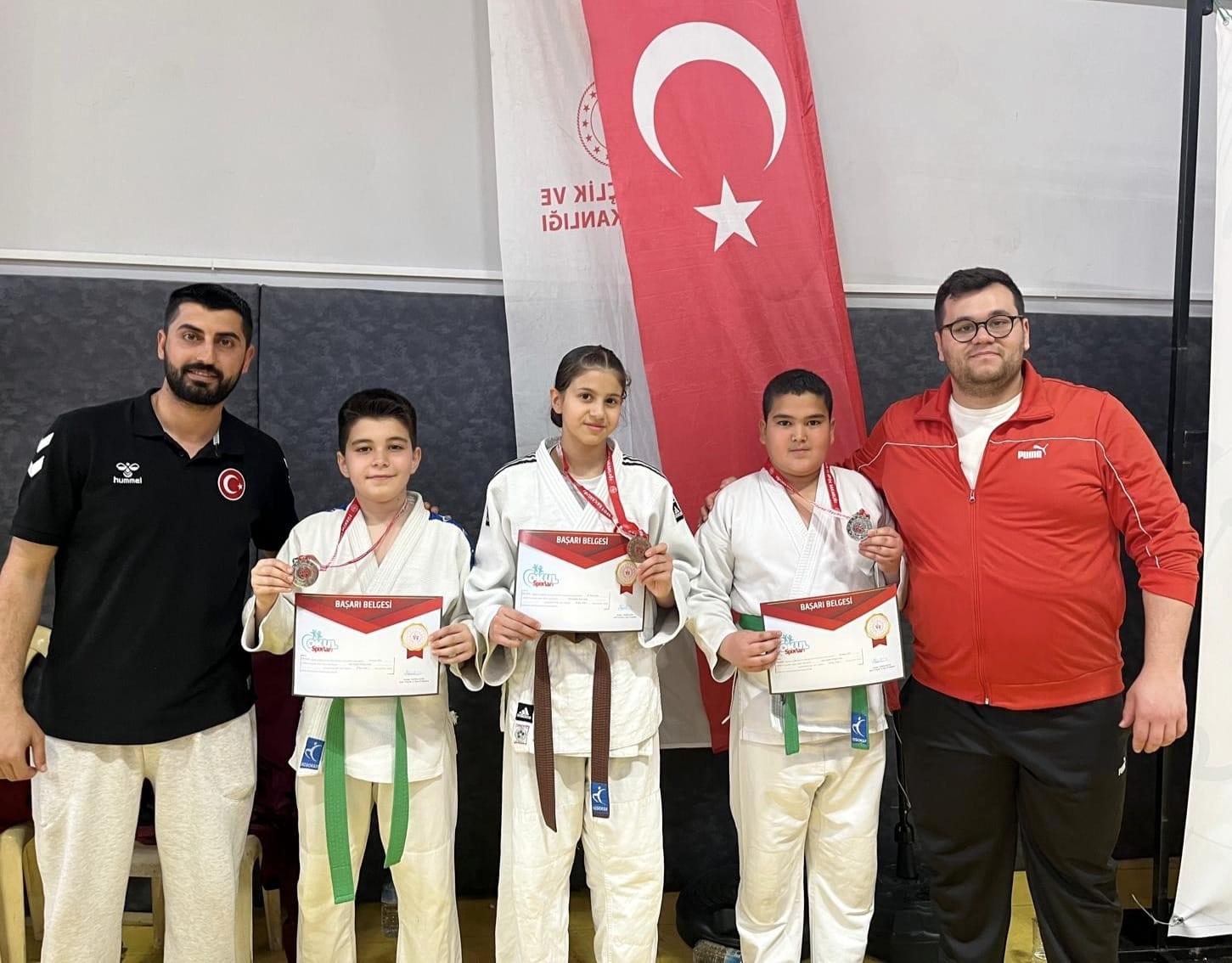 Yunusemreli judoculardan 6 madalya