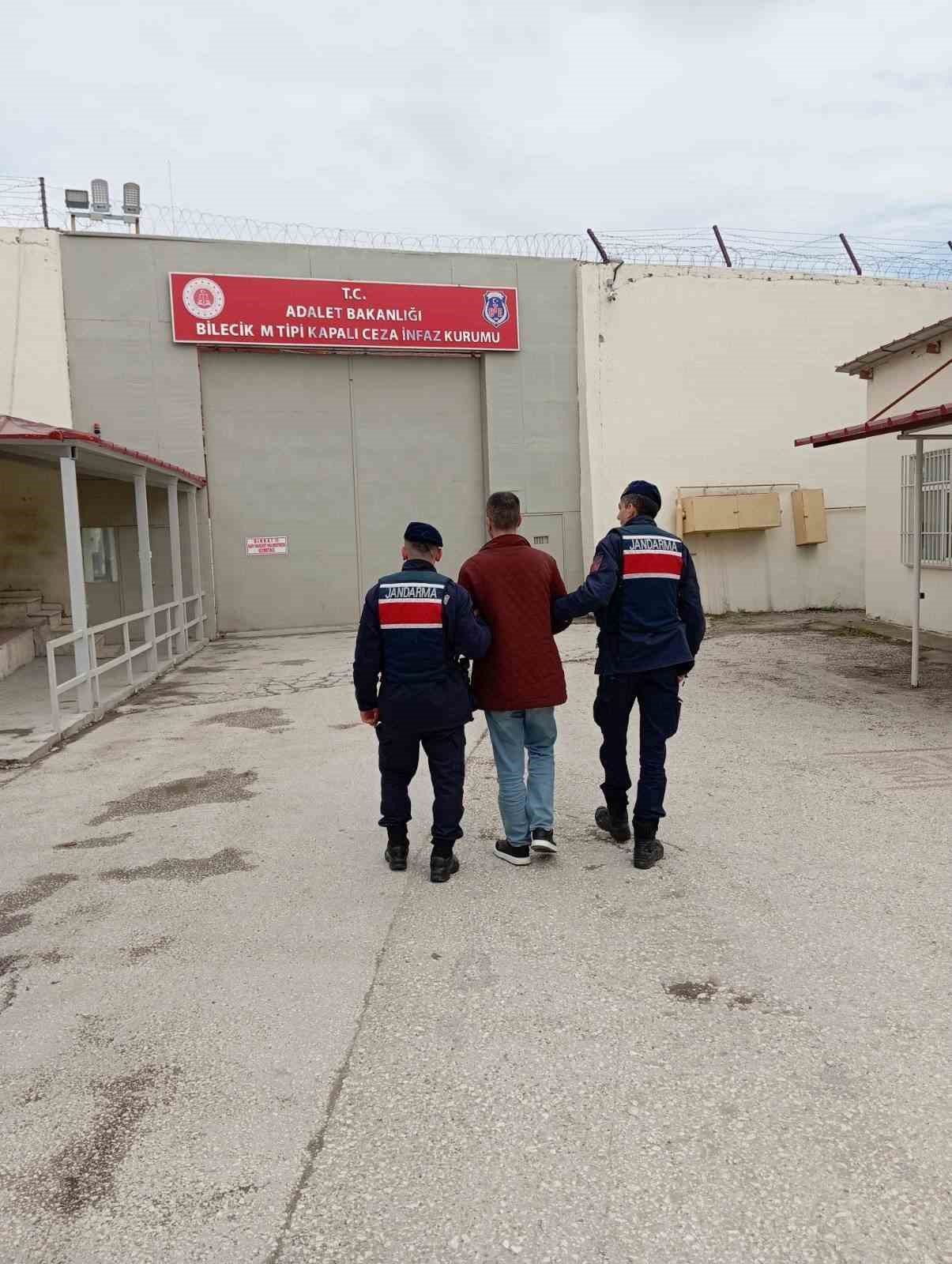 3 farklı suçtan 8 yıl 5 ay hapis cezası bulunan şahıs yakalandı