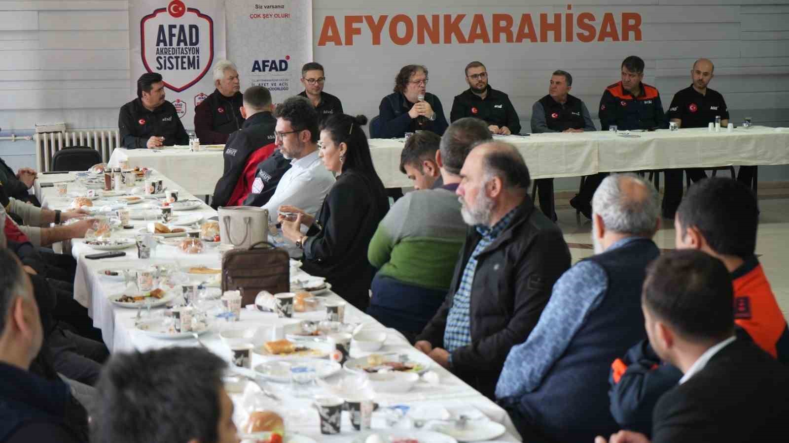 Taşdelen, arama kurtarma ve g&ouml;n&uuml;ll&uuml;l&uuml;k sisteminin &ouml;nemine dikkat &ccedil;ekti
