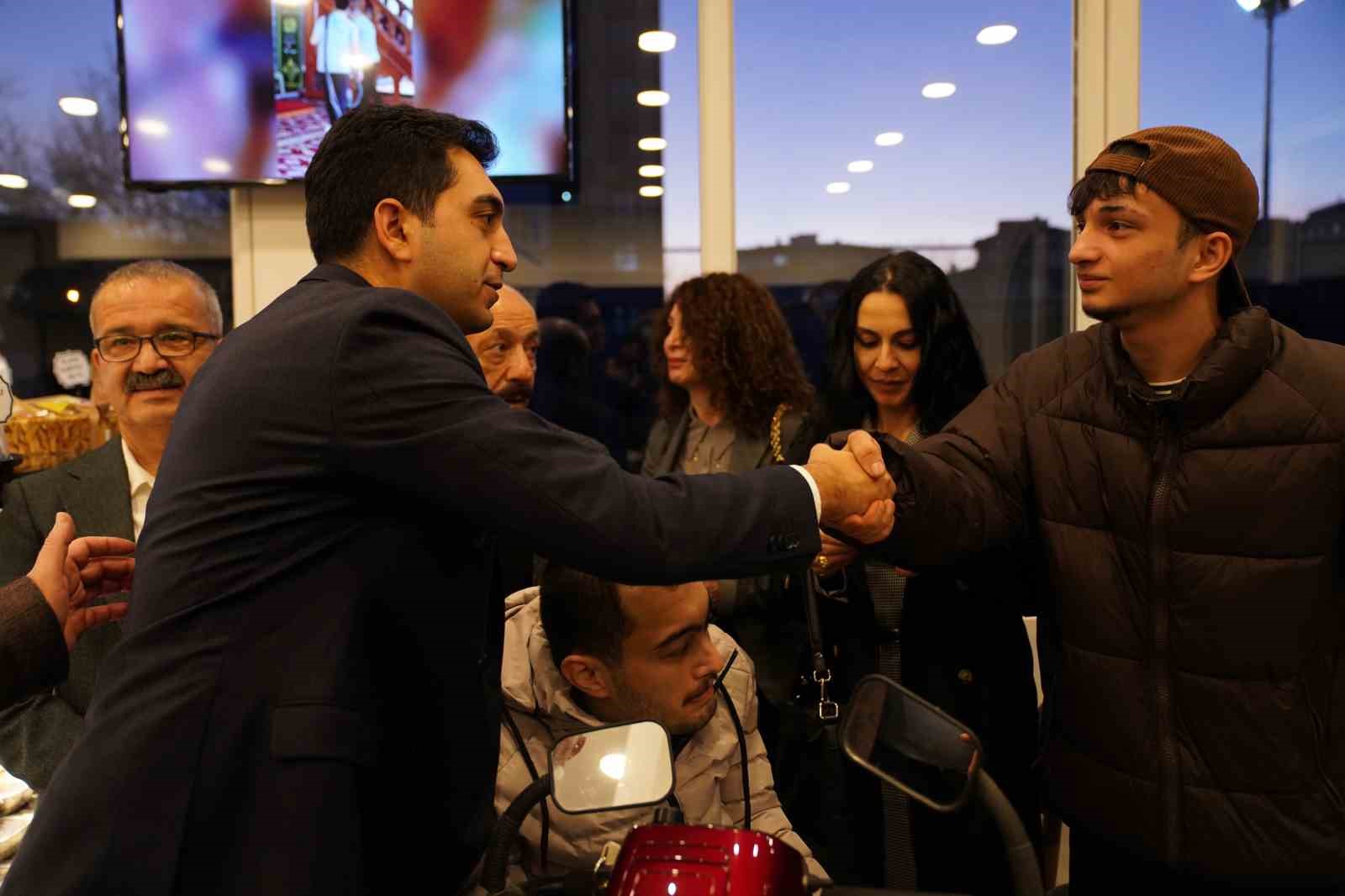 Başkan Bing&ouml;l 2 sene &ouml;nce s&ouml;z vermişti: Tuzla&rsquo;ya 5 yeni nesil kafe kazandırıldı
