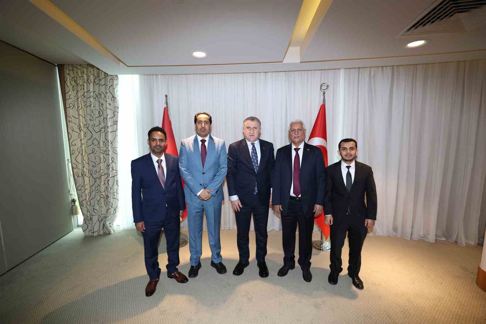 Bakan Bak’tan Antalya’da yoğun spor diplomasisi