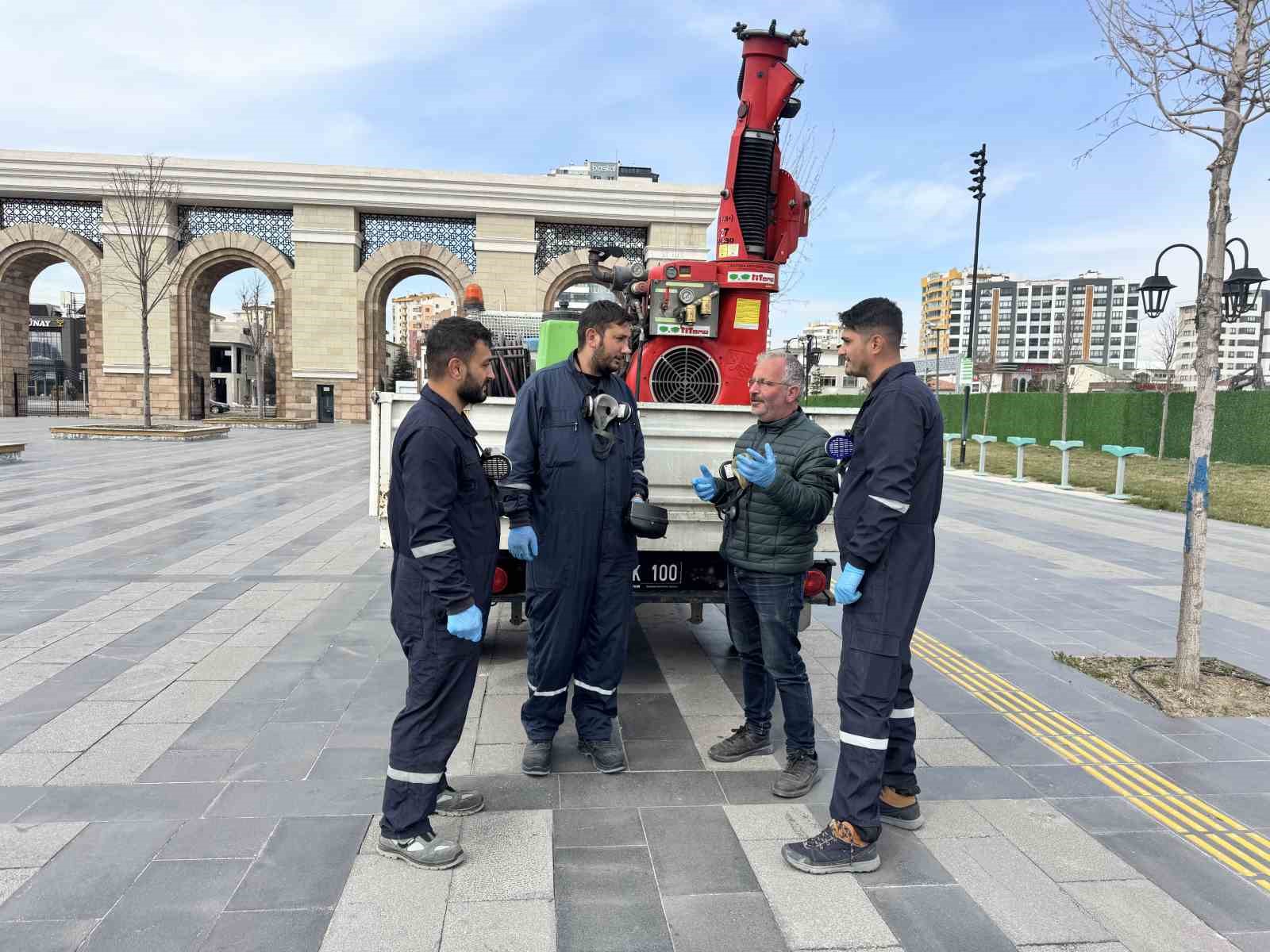 Yeşil alanlarda ila&ccedil;lama seferberliği başladı
