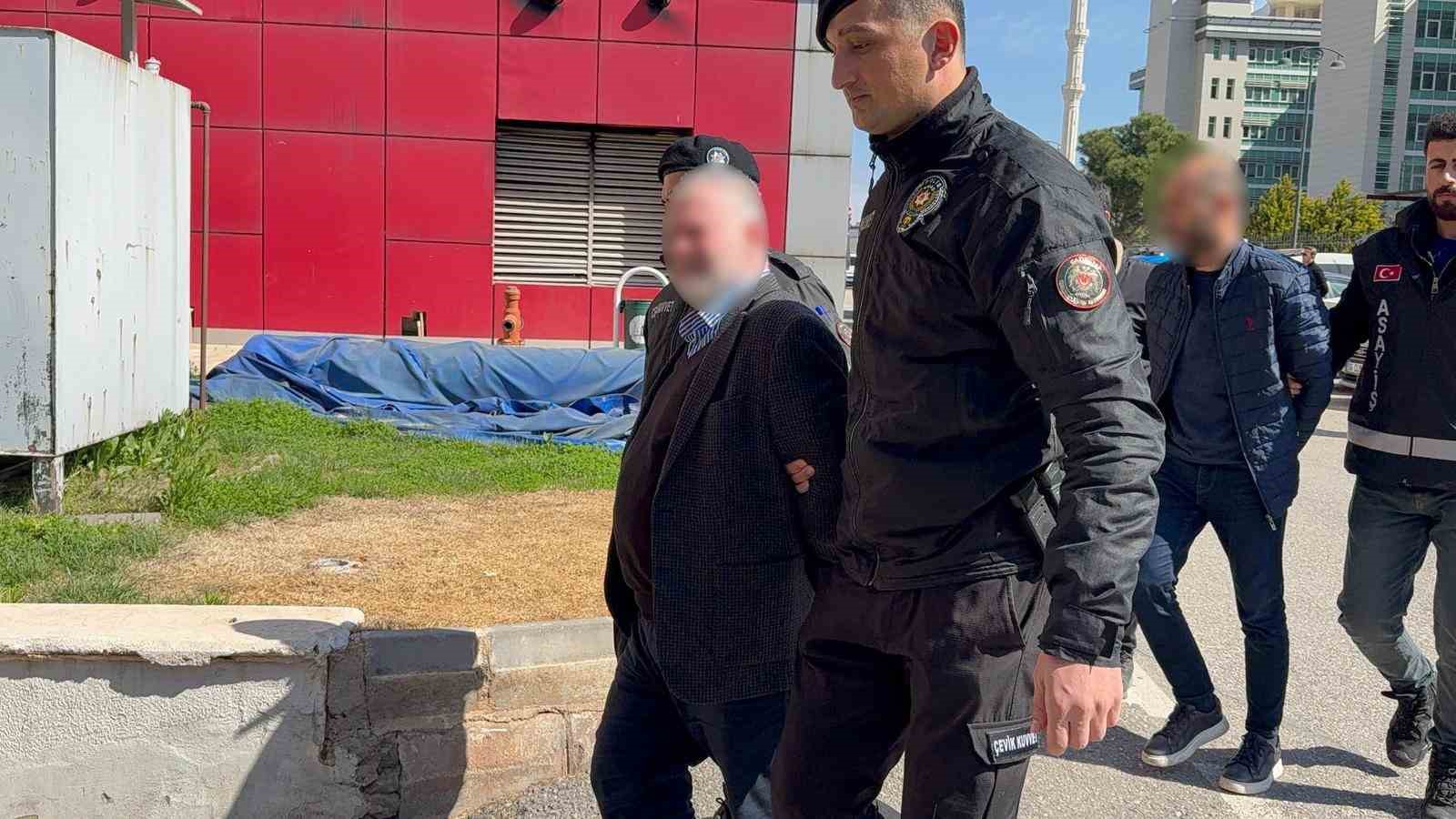 7 &uuml;niversite bitiren GA&Uuml;N &ouml;ğretim g&ouml;revlisinden 521 milyonluk vurgun
