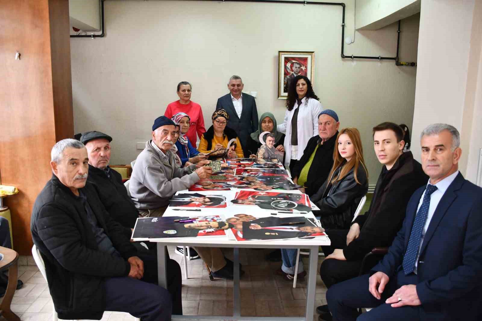 Şehit evlatlarını, eşlerinin hatıralarını 3 boyutlu r&ouml;lyeflerde yaşatıyorlar
