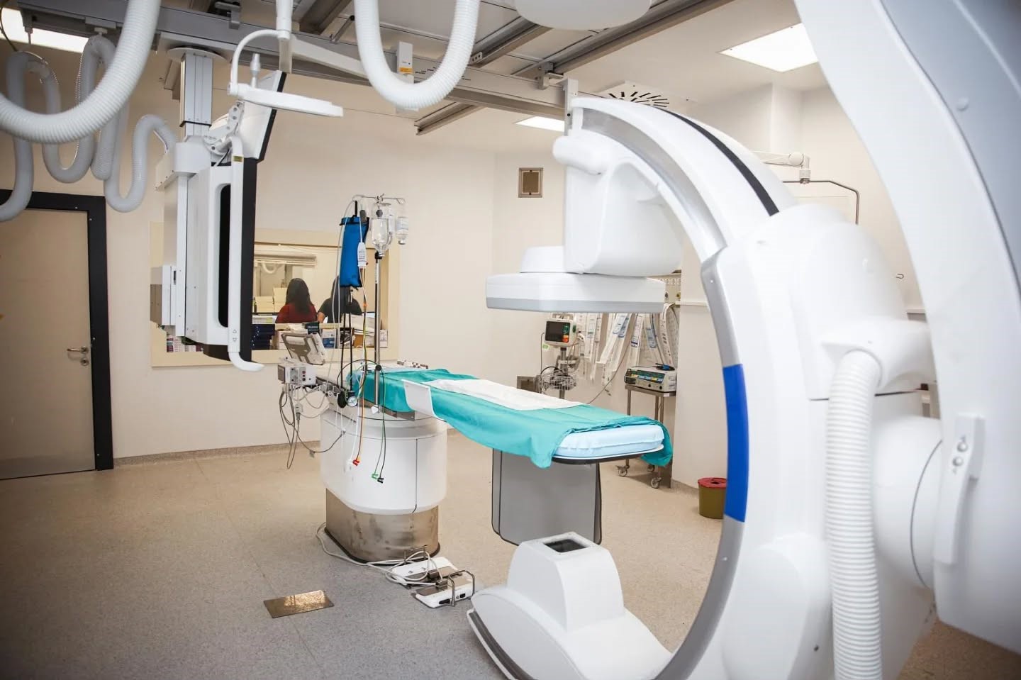 AD&Uuml; Hastanesi kardiyolojide b&ouml;lgenin y&uuml;k&uuml;n&uuml; taşıyor
