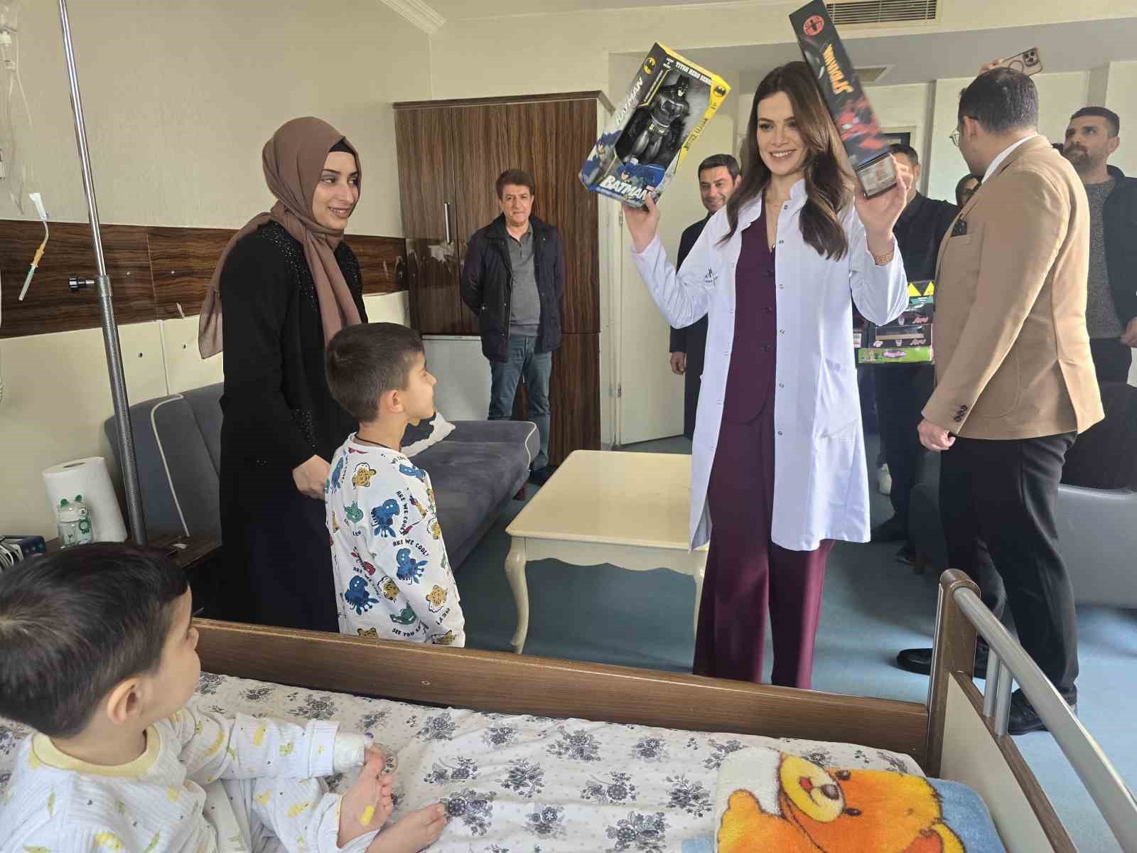 ’Gülümse Midyat: Umut Çocuklarda’ Projesine sanatçılardan destek