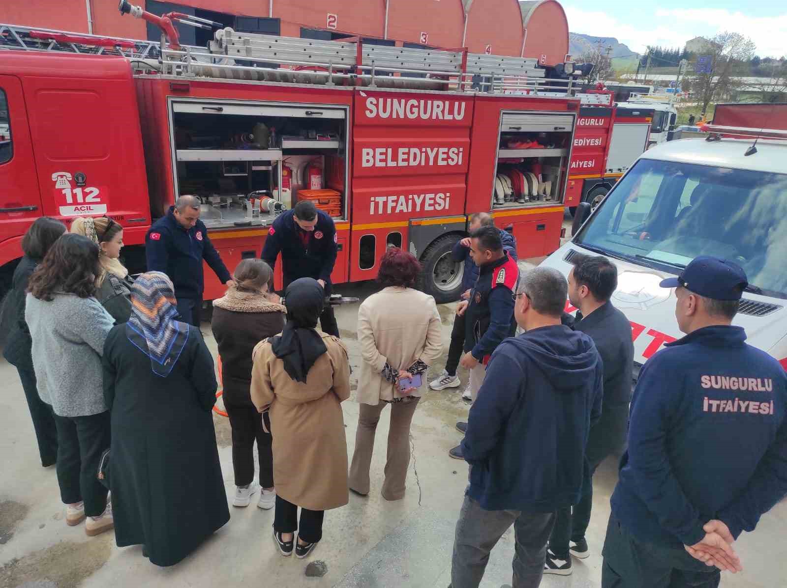 Sungurlu Belediyesi İtfaiye M&uuml;d&uuml;rl&uuml;ğ&uuml;&rsquo;nden yangın eğitimi
