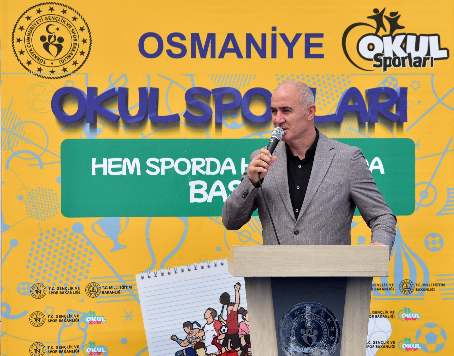 Okul sporları hokey grup m&uuml;sabakaları Osmaniye&rsquo;de başladı
