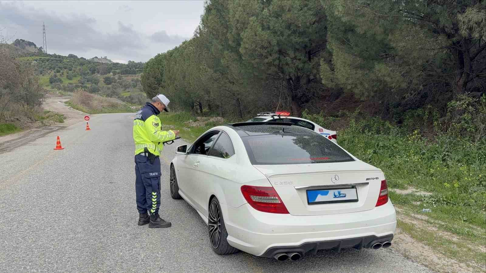 Aydın’da Çember operasyonunda 55 aranan şahıs yakalandı