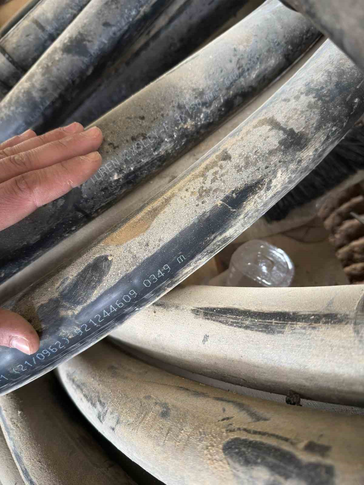 &Ccedil;ine&rsquo;de kablo hırsızları yakalandı
