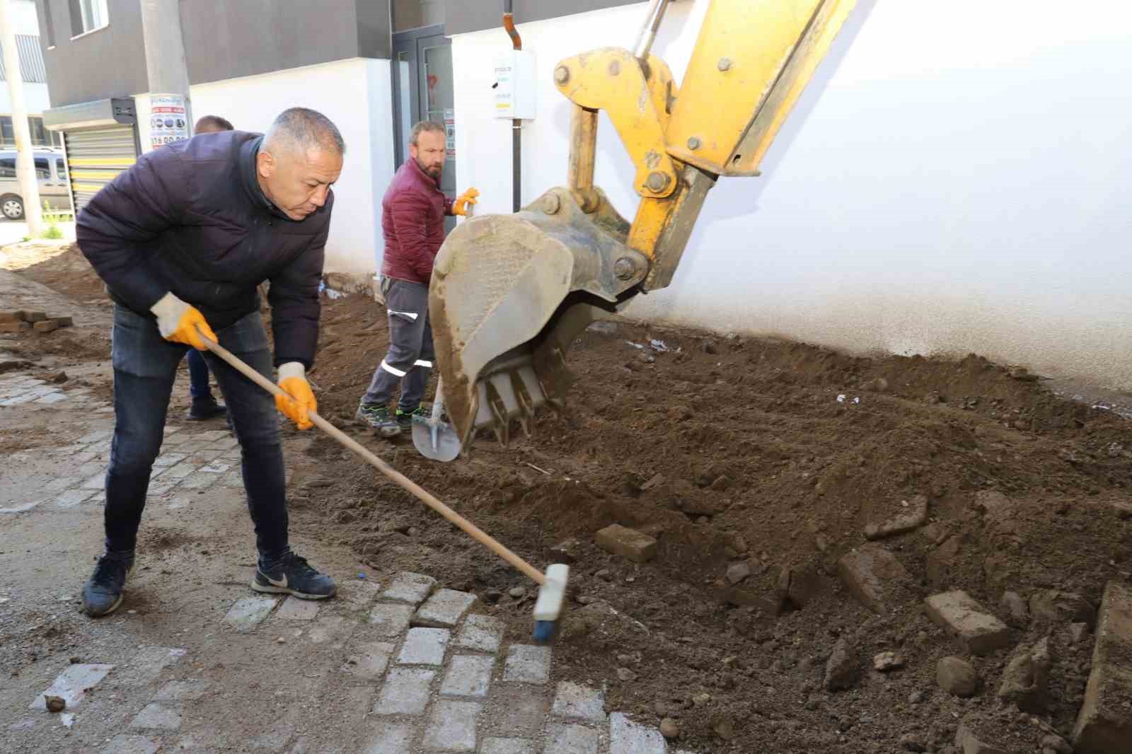 Nazilli&rsquo;de yol bakım ve onarım &ccedil;alışmaları s&uuml;r&uuml;yor

