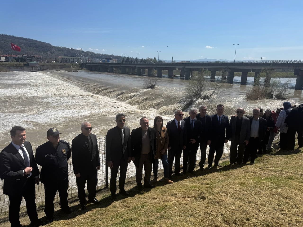 K&ouml;pr&uuml; faciasında hayatını kaybedenler 14. &ouml;l&uuml;m yılında anıldı
