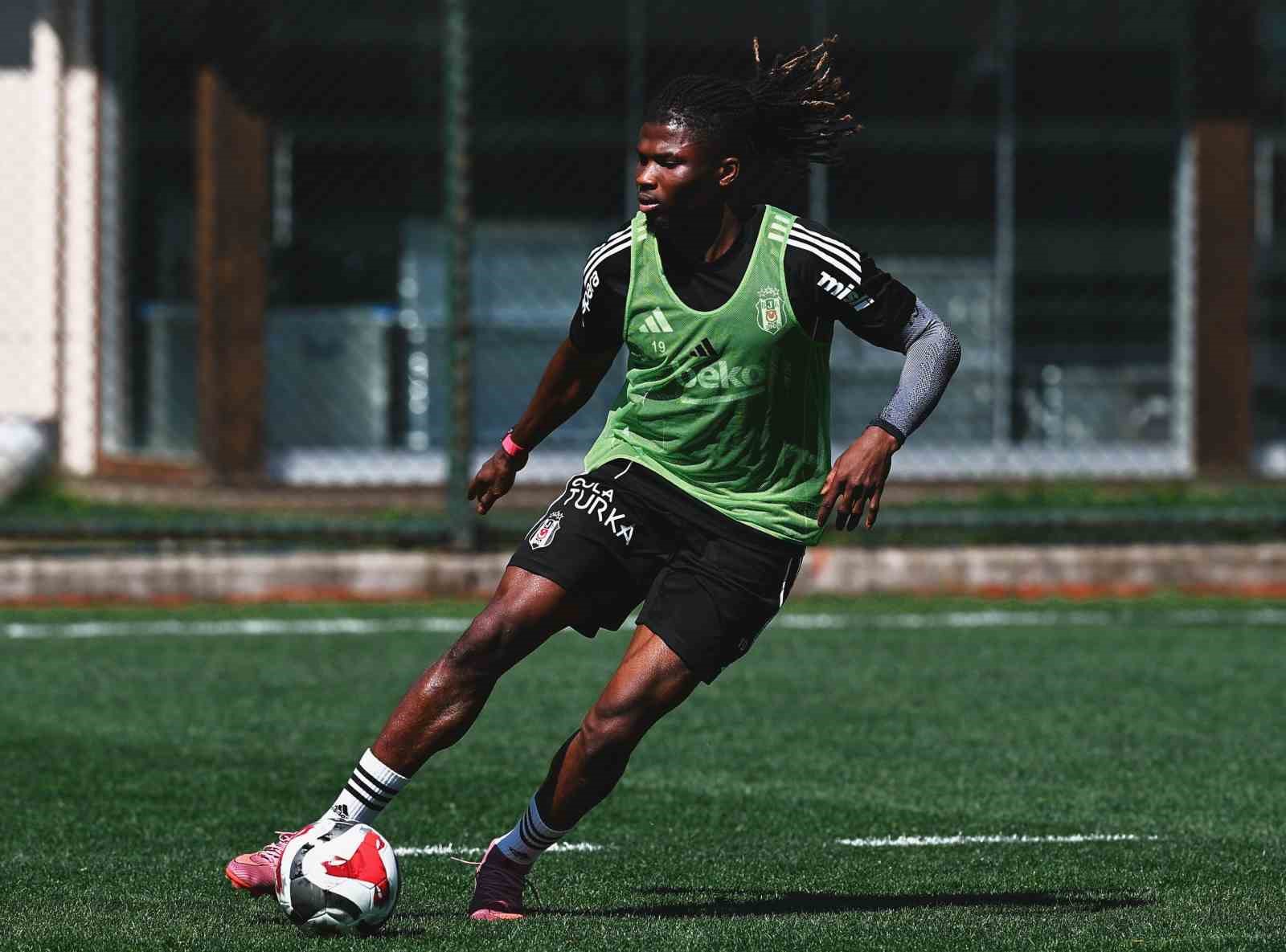 Beşiktaş, Antalyaspor maçı hazırlıklarına başladı
