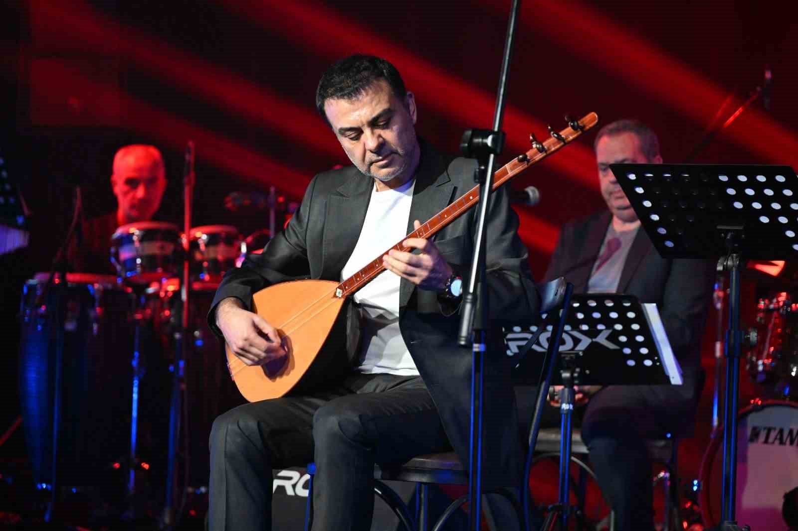 Manisa’da "Ustalara Saygı" gecesine büyük ilgi