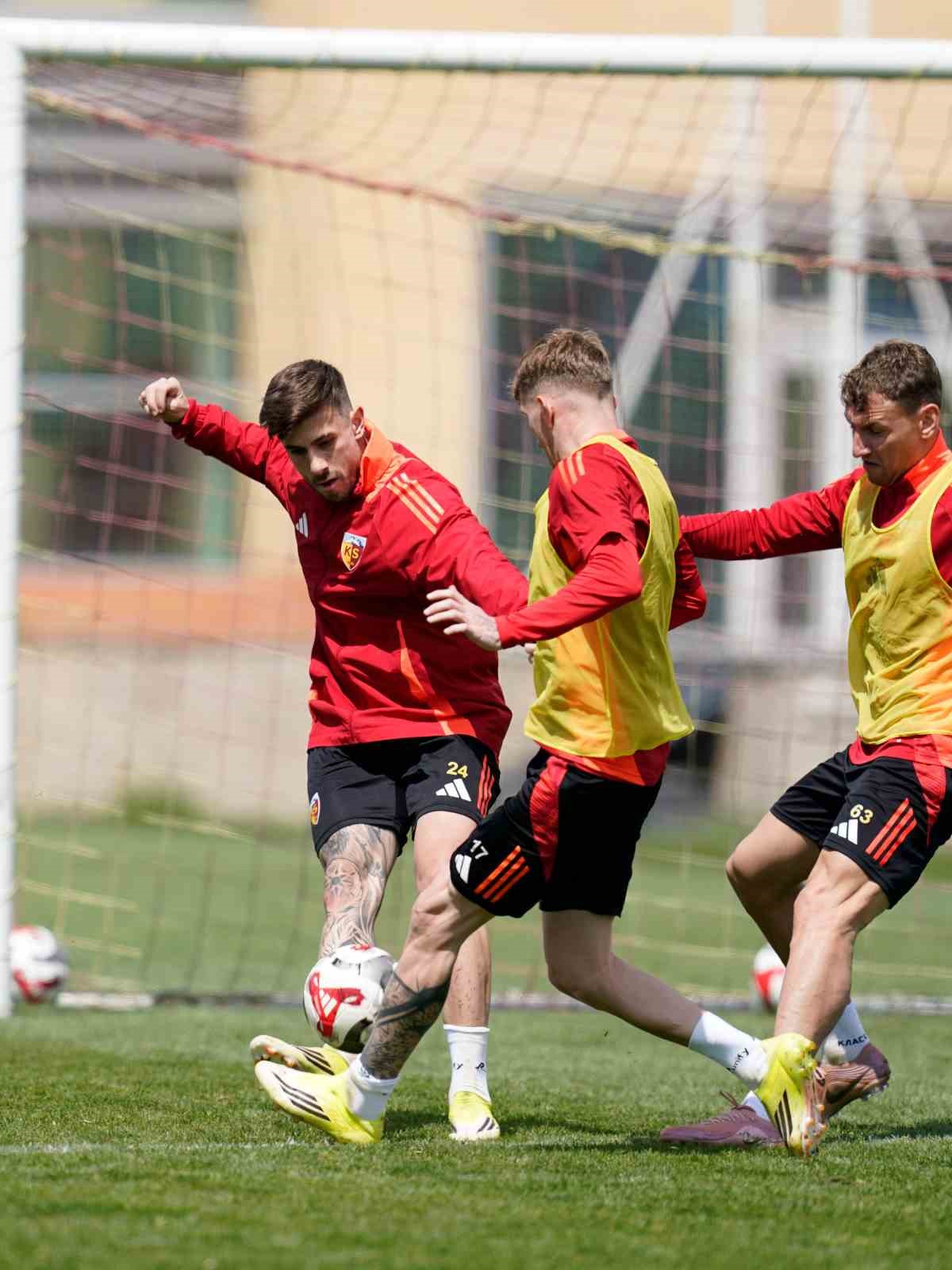 Kayserispor, Fenerbah&ccedil;e ma&ccedil;ı hazırlıkları başladı
