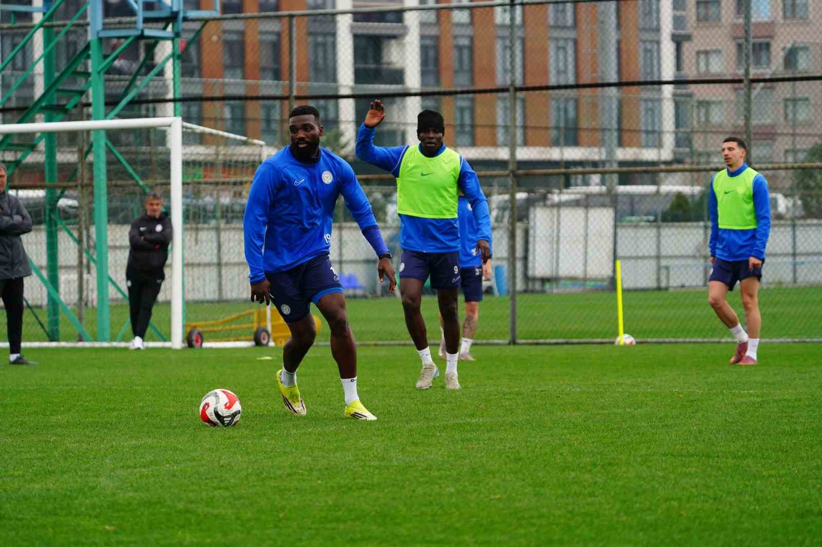 Çaykur Rizespor’da ertelenen Samsunspor maçı hazırlıkları başladı