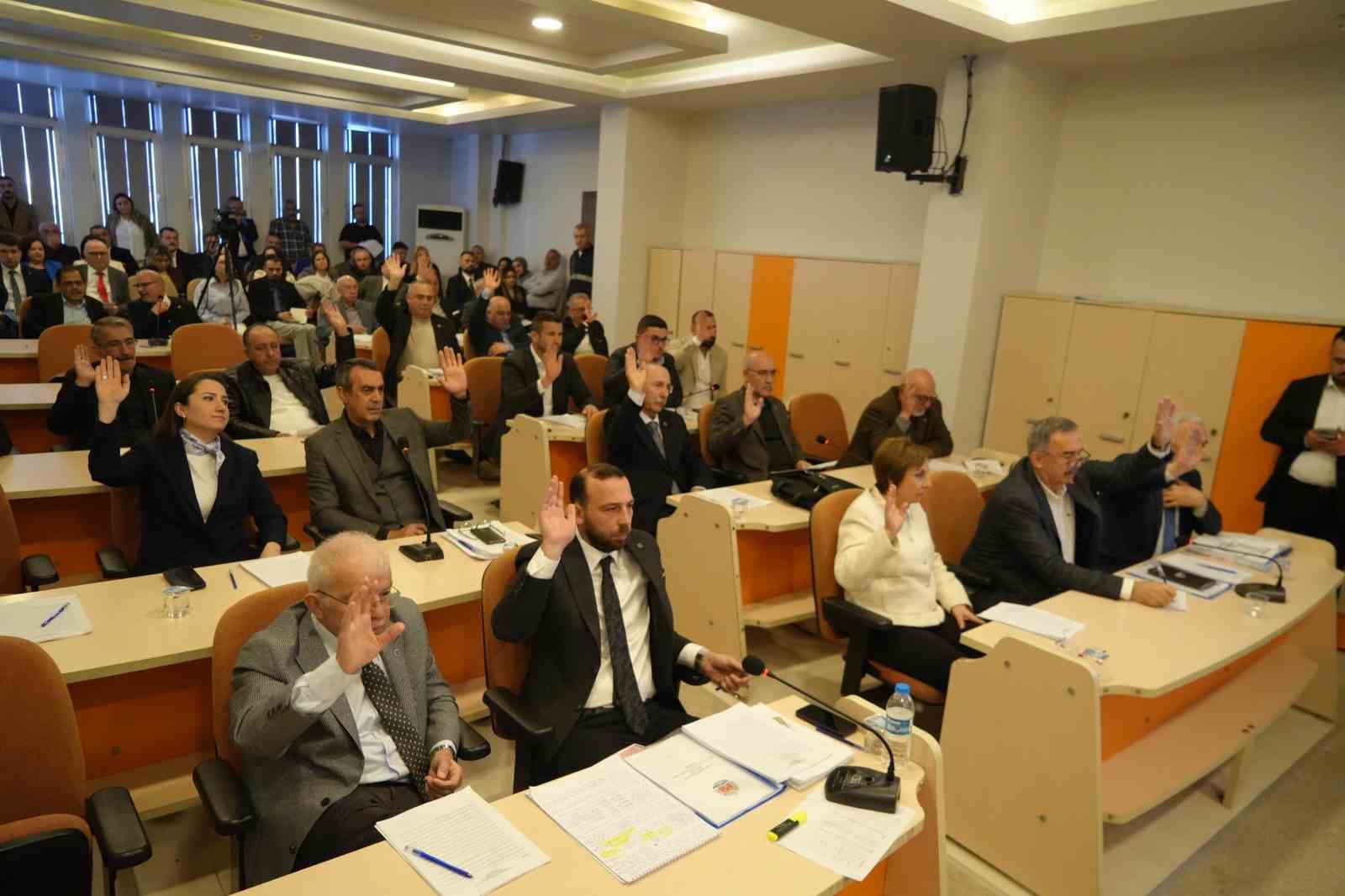 Başkan T&uuml;rkel: "B&uuml;t&ccedil;emizi yol yapımına ayıracağız"
