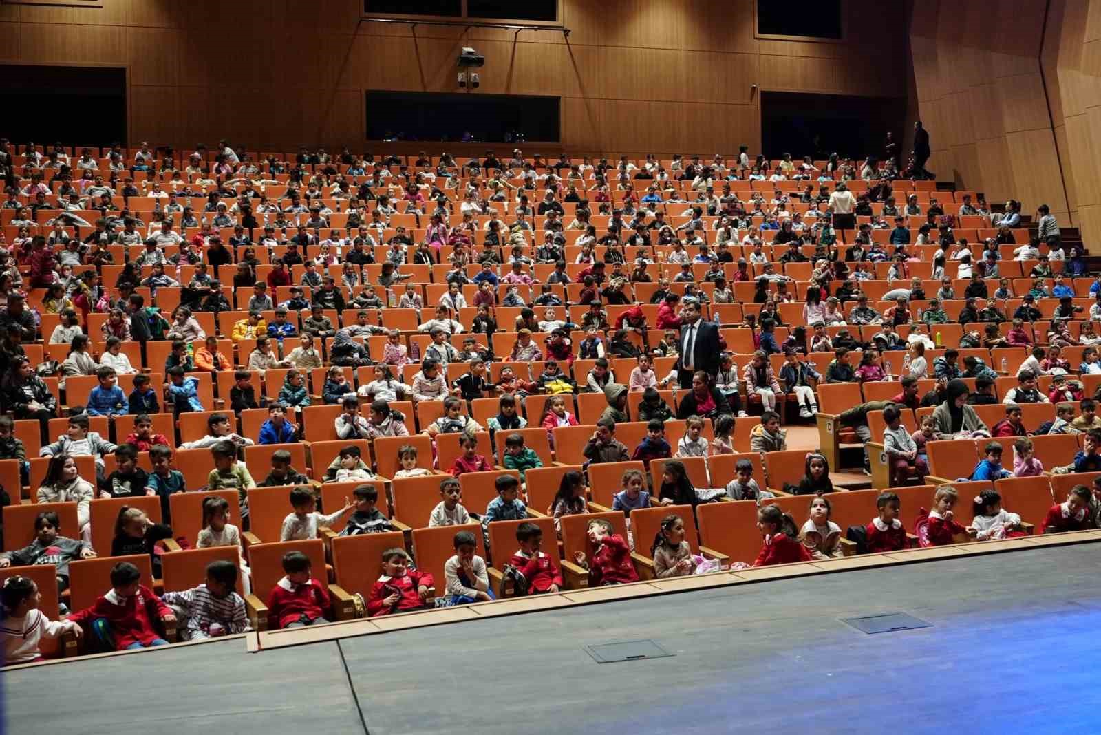 Şehitkamil&rsquo;de 4. &Ccedil;ocuk Tiyatrosu G&uuml;nleri başladı
