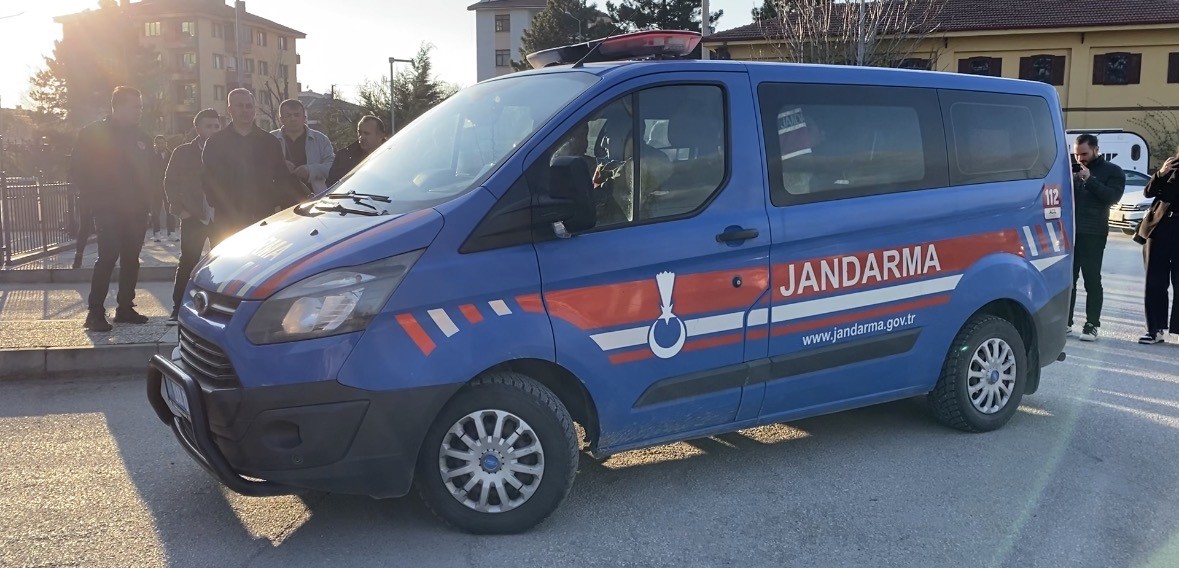 Bolu Belediyesi soruşturmasında serbest bırakılan 3 kişi savcının itirazı &uuml;zerine tutuklandı
