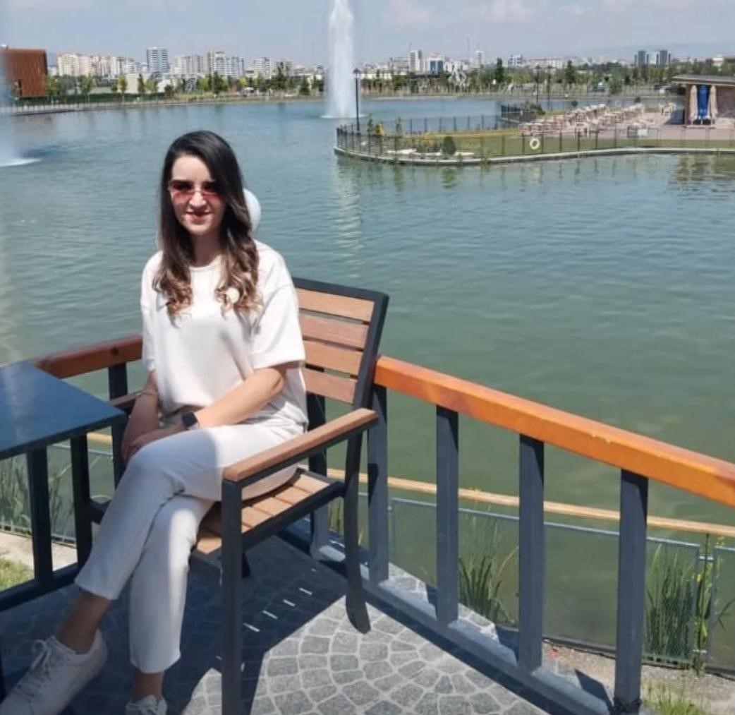 Kazada eşi ve 2 &ccedil;ocuğunu kaybeden anne de yaşam m&uuml;cadelesini kaybetti
