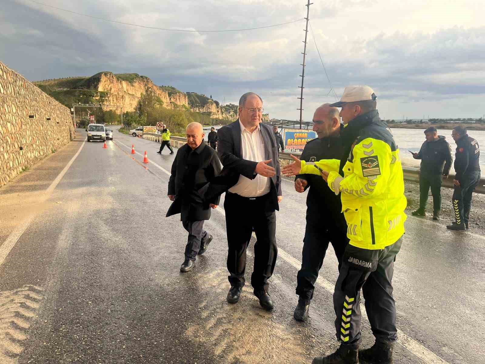 Birecik&rsquo;te yağış sonrası ekipler harekete ge&ccedil;ti
