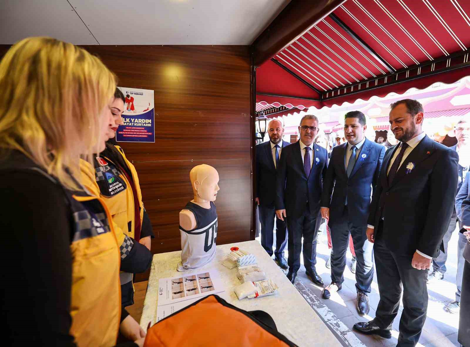 Sağlık Sokağı’nda 20 ayrı branşta danışmanlık ve tetkik hizmeti veriliyor
