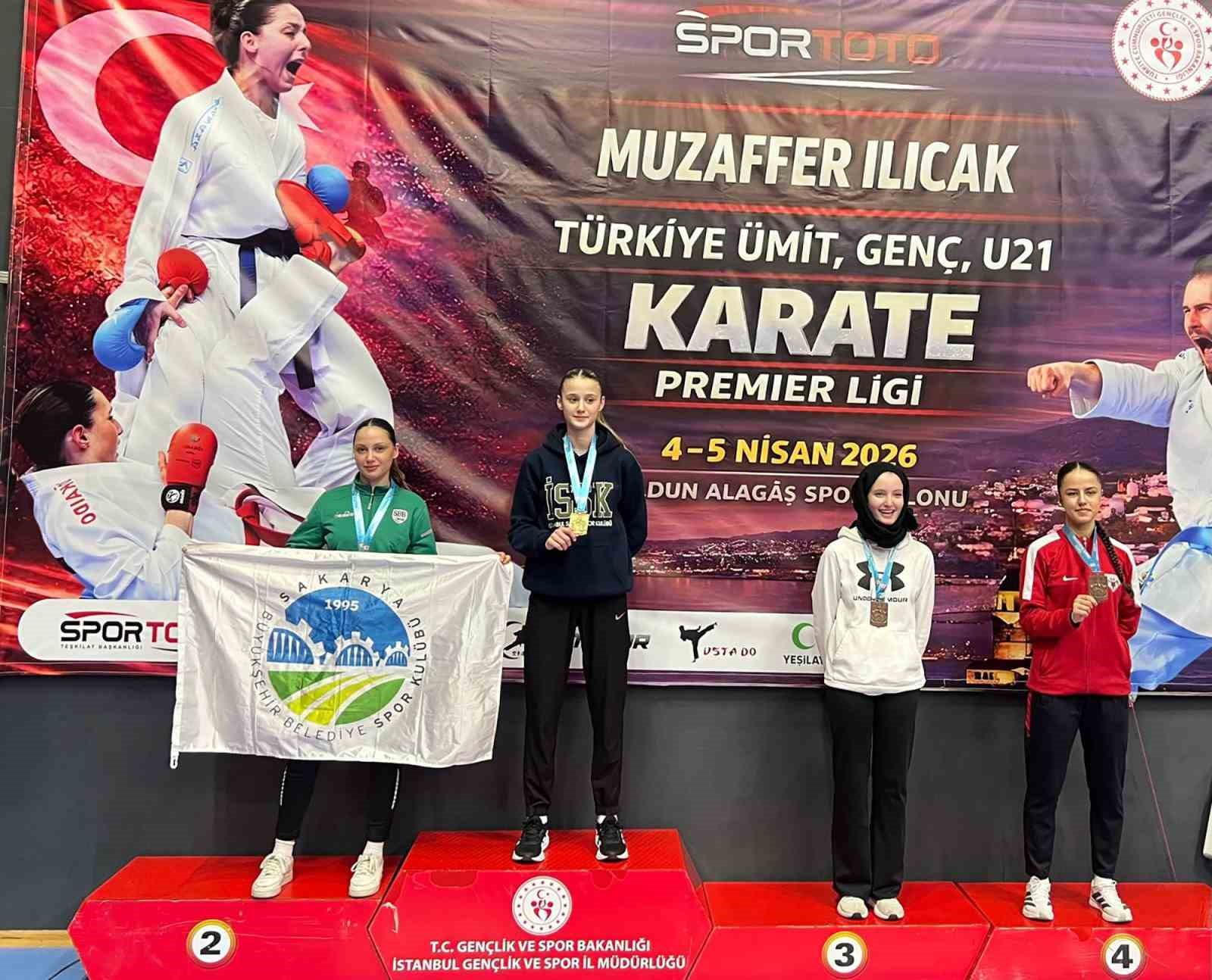 Büyükşehir sporcuları 3 farklı branşta kürsüye çıktı