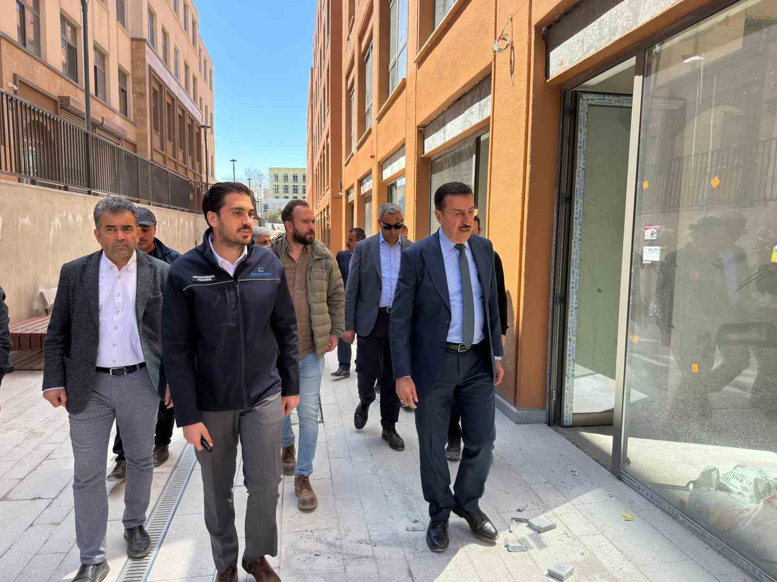 Malatya&rsquo;da yeni &ccedil;arşıda t&uuml;m d&uuml;kkanların mayıs sonu itibarıyla teslim edilmesi bekleniyor
