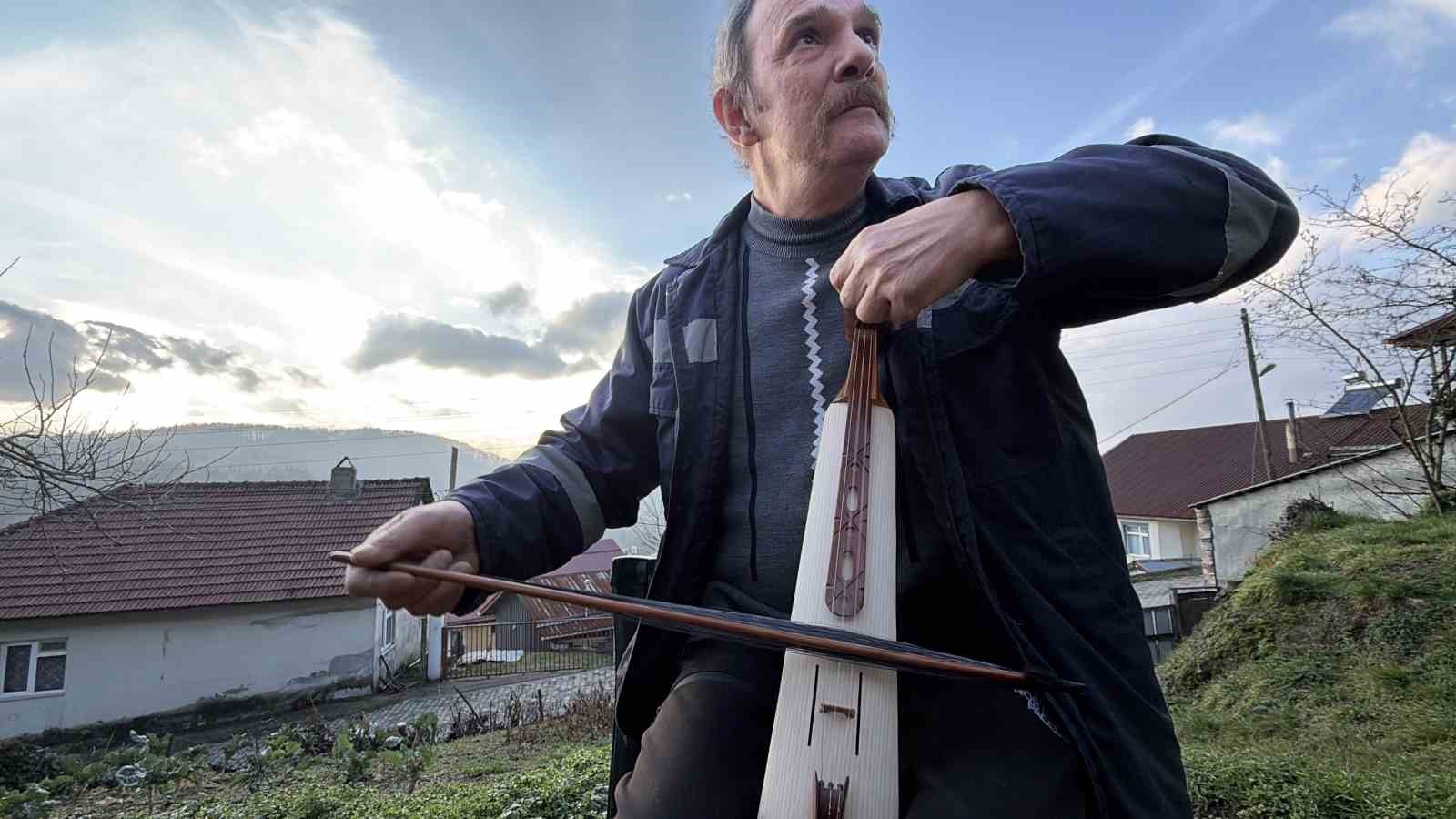 Bozulan kemen&ccedil;esini tamir ederken usta oldu
