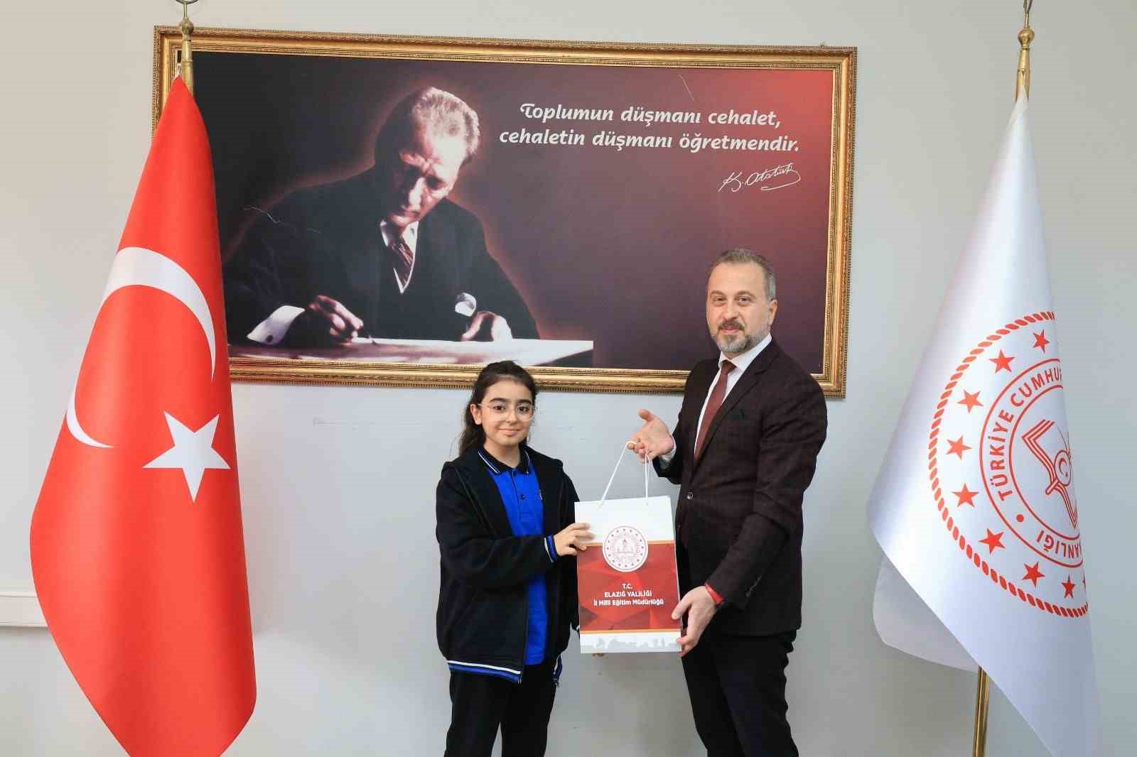 Elazığ&rsquo;da derece giren &ouml;ğrenciler &ouml;d&uuml;llendirildi
