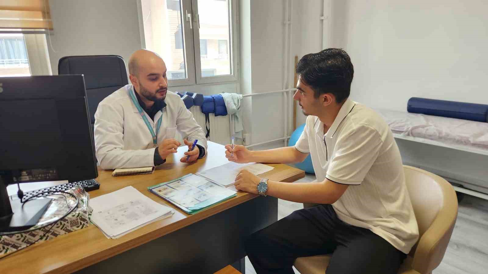 Teknoloji kullanımı artıyor, omurga rahatsızlıkları gen&ccedil; yaşlara iniyor
