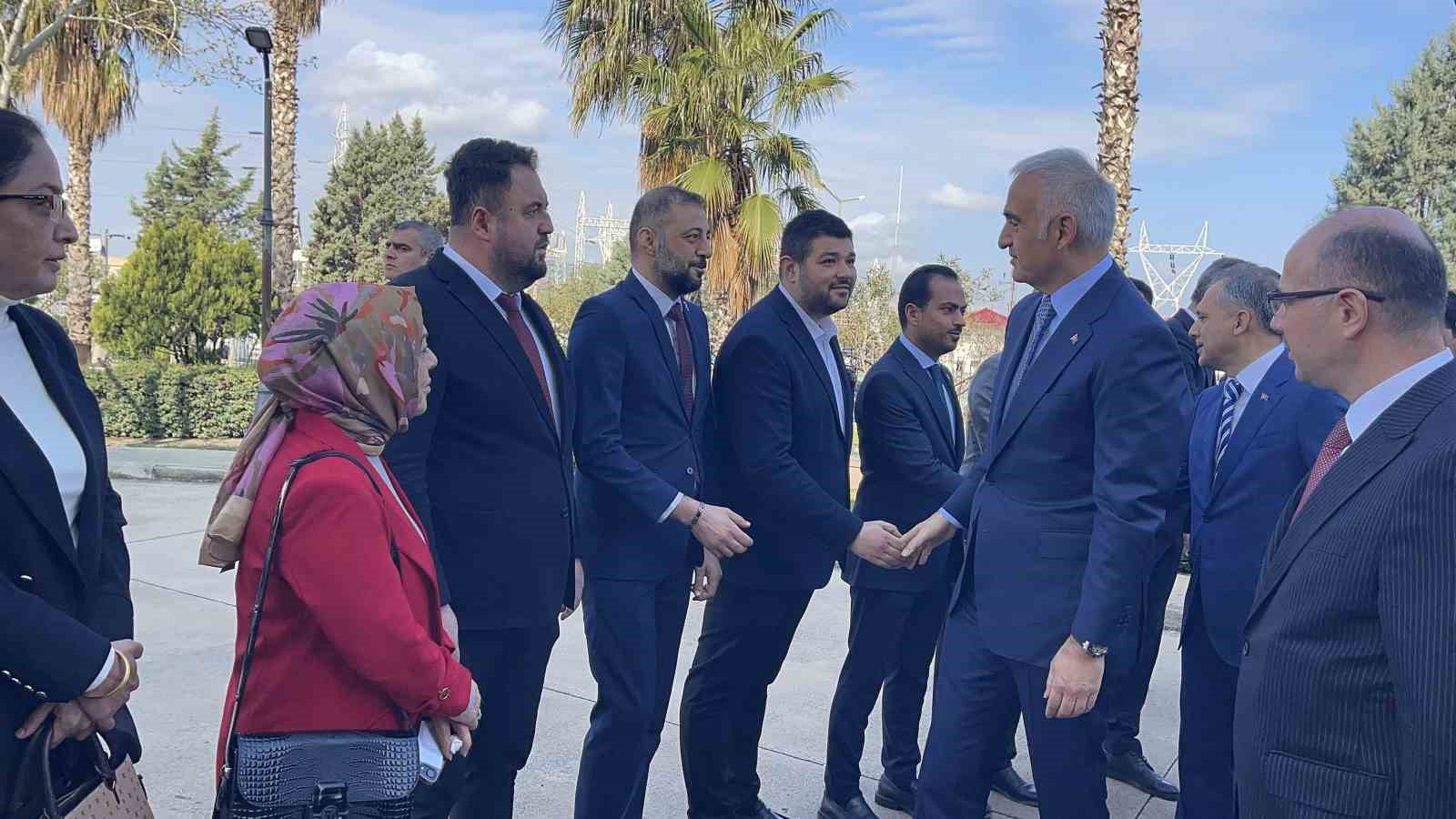 Bakan Ersoy: "2025 yılında 27 &uuml;lkede ger&ccedil;ekleştirdiğimiz dijital reklam kampanyalarıyla 4,9 milyon g&ouml;sterim sağladık"
