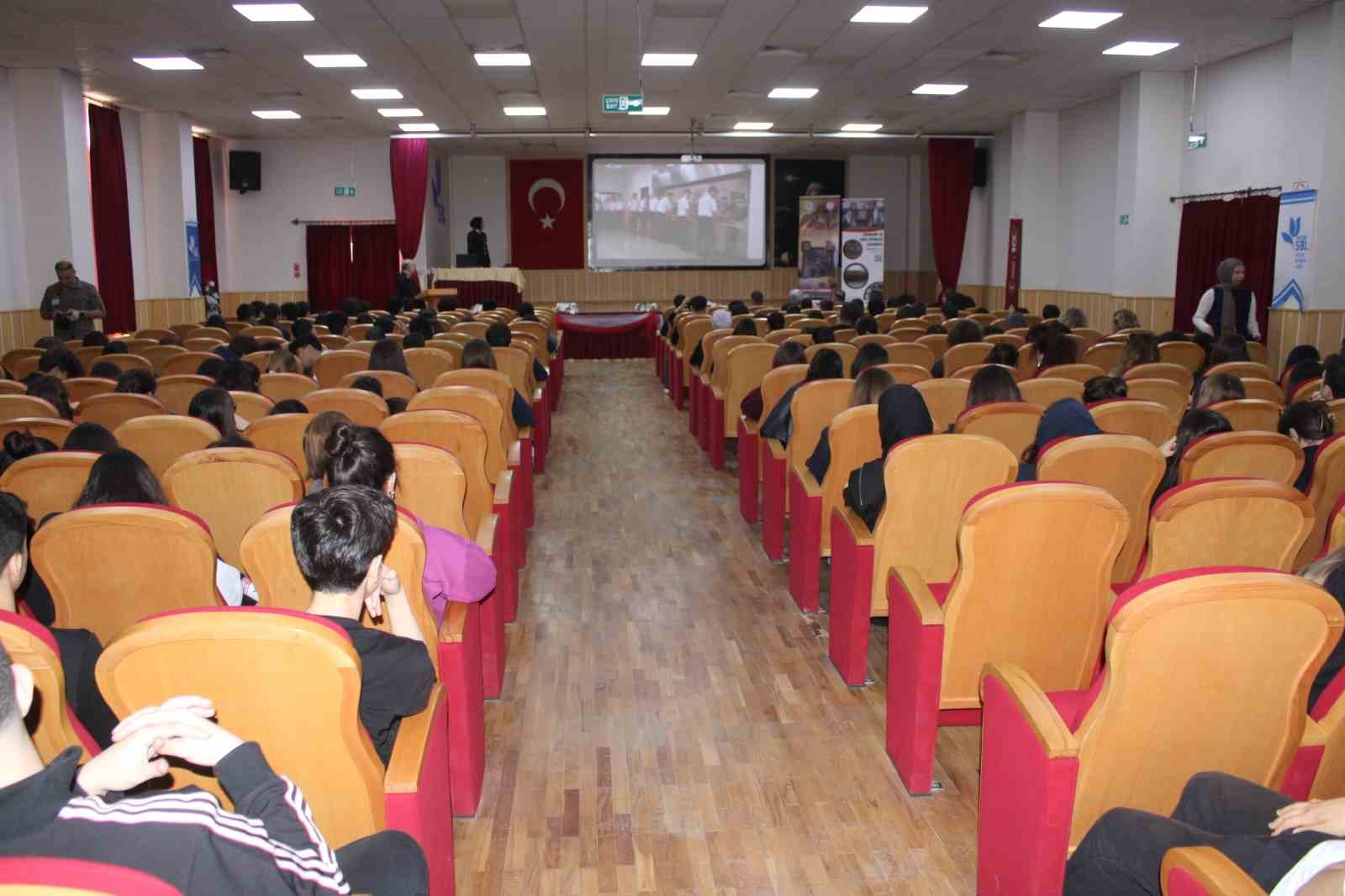 Aydın&rsquo;da liseli gen&ccedil;lere jandarma okulları tanıtıldı
