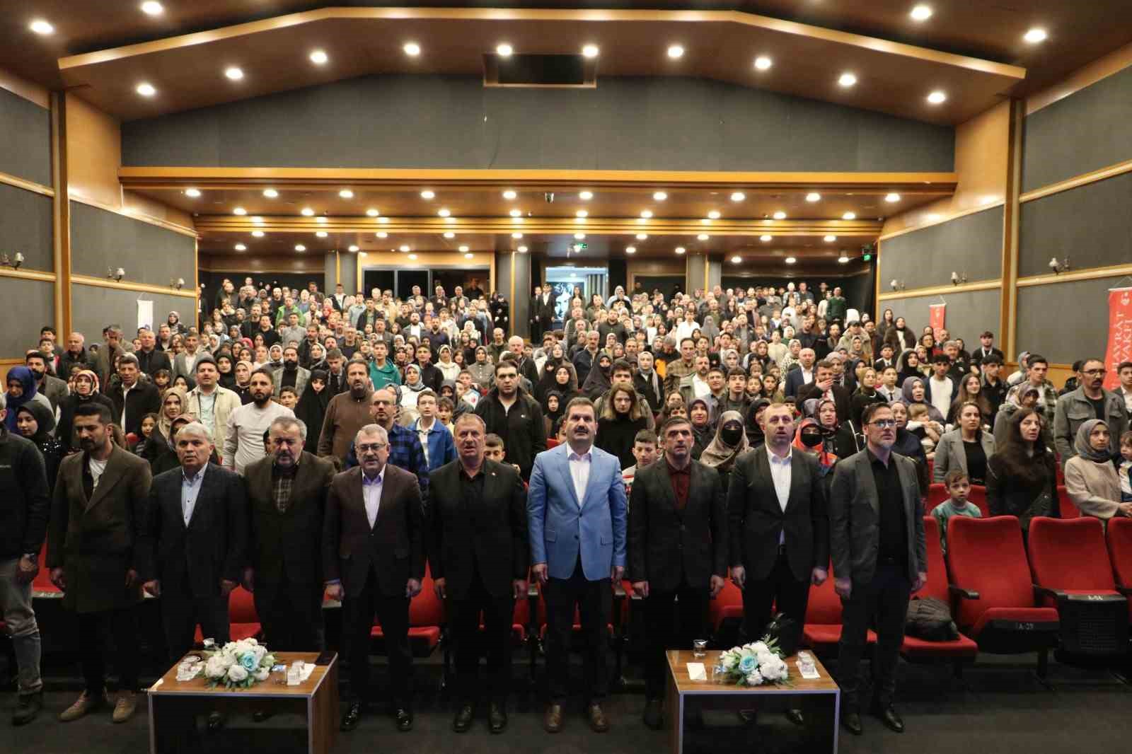 Erzurum’da gençler kitapla buluştu, ödüller sahiplerini buldu