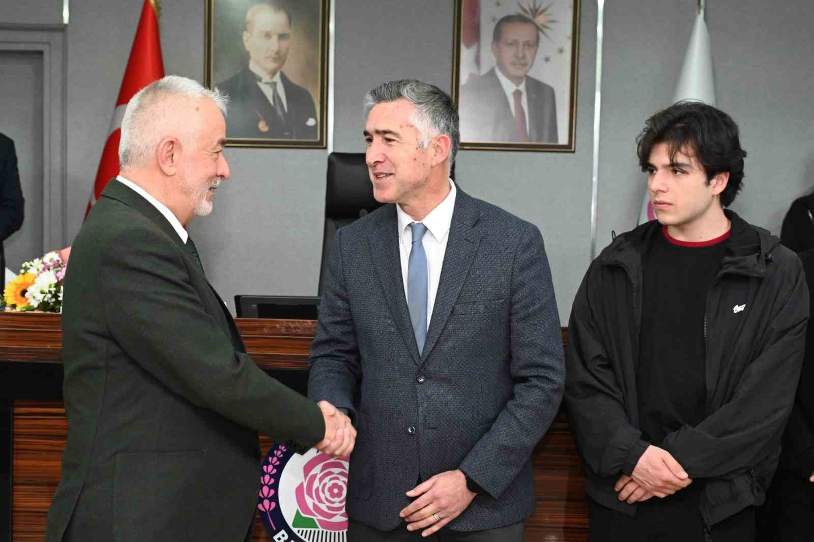 Aslı Derbent &Ouml;zkan Lisesi &ouml;ğrencileri Belediye Meclisi&rsquo;ne konuk oldu
