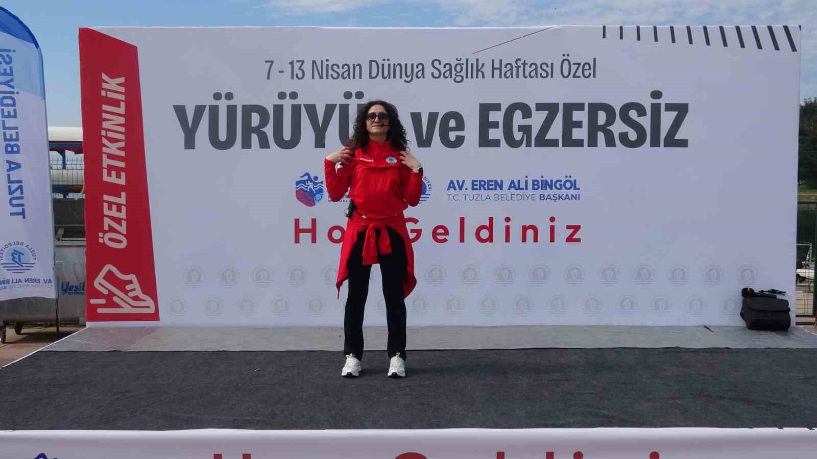 Tuzla&rsquo;da D&uuml;nya Sağlık Haftası&rsquo;na &ouml;zel hareketli kutlama: Vatandaşlar hep beraber spor yaptı
