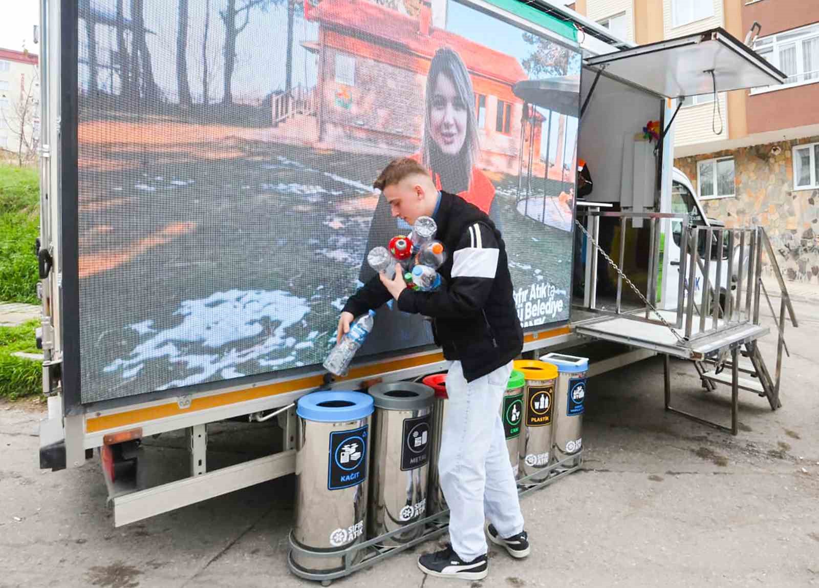 Canik&rsquo;te atığı getirene nakit iade
