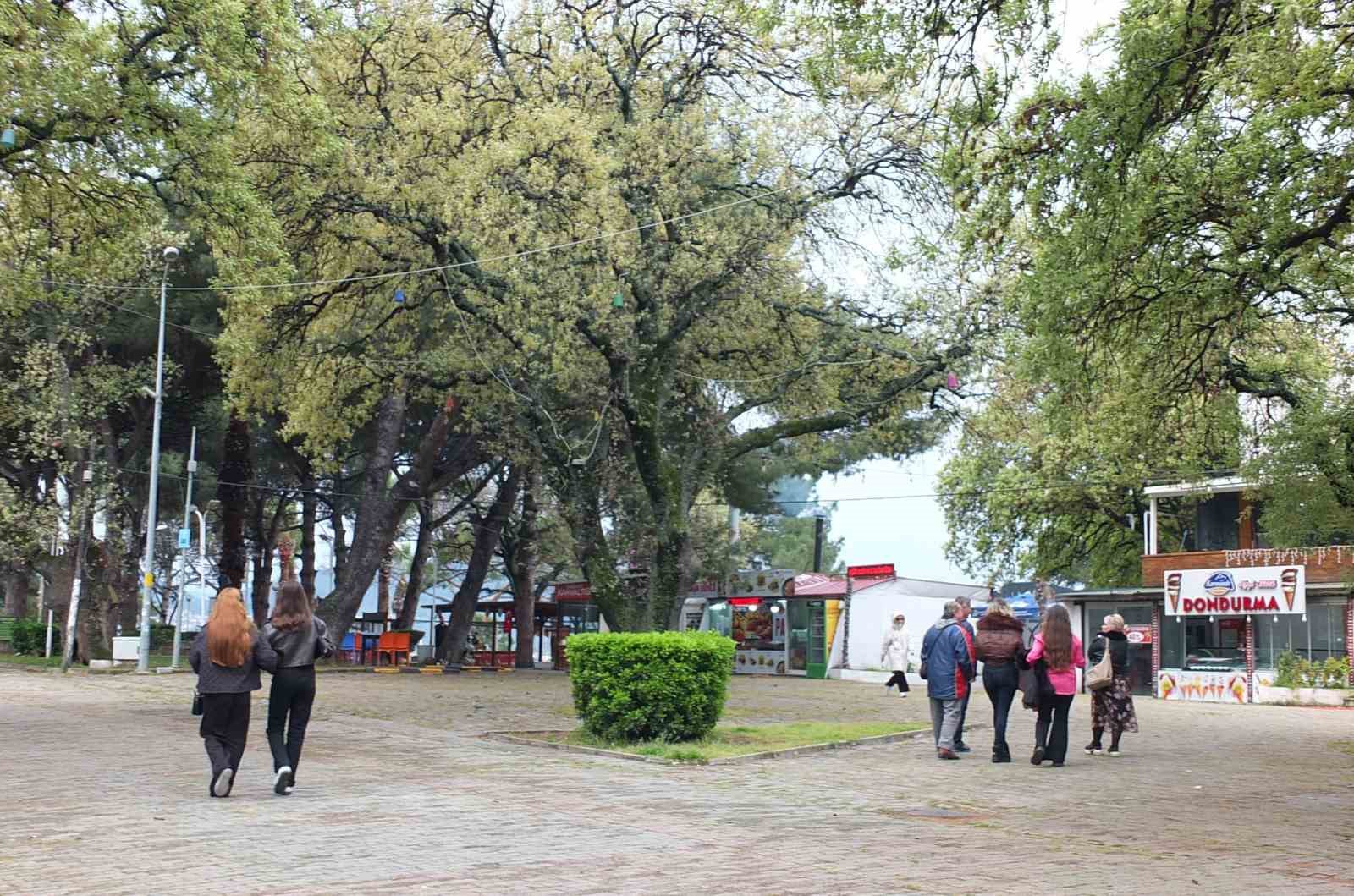 Burhaniye Ören’de sezon açıldı